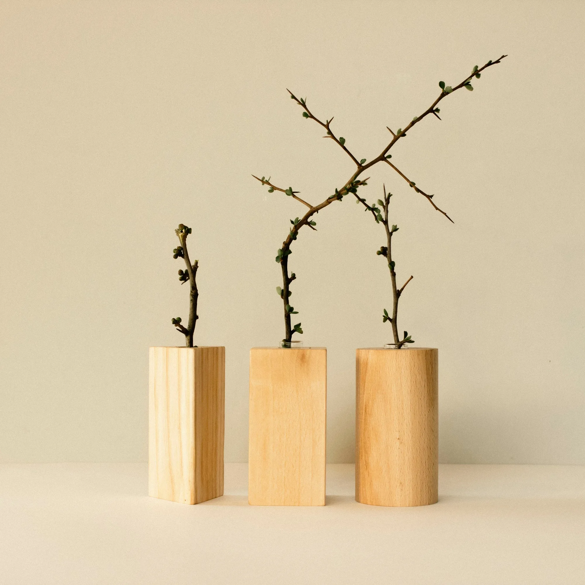 Tiny Flower Pot Vase: Styling a Small Vase Set