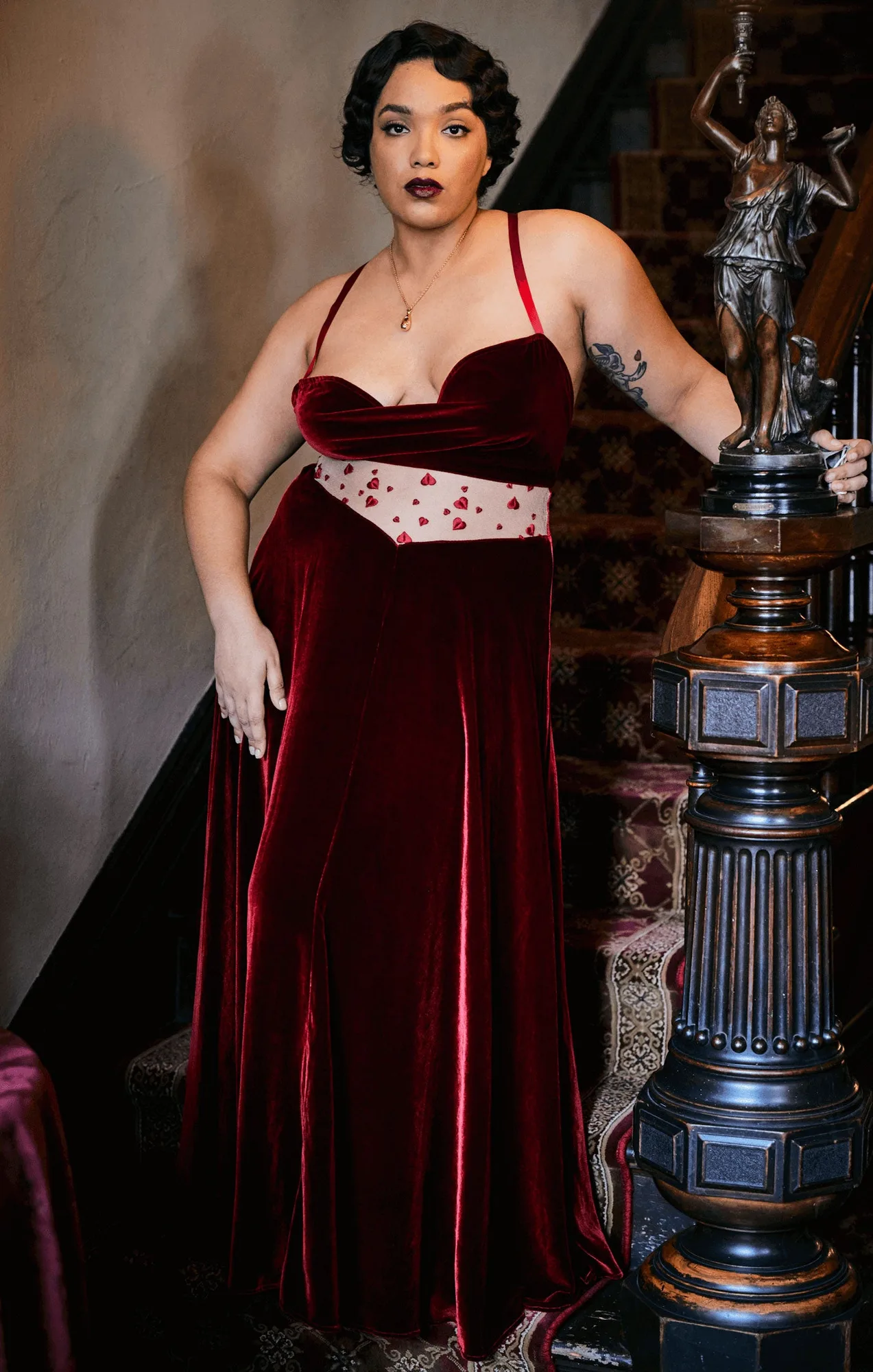 How to Choose a Long Gown for a Romantic Evening