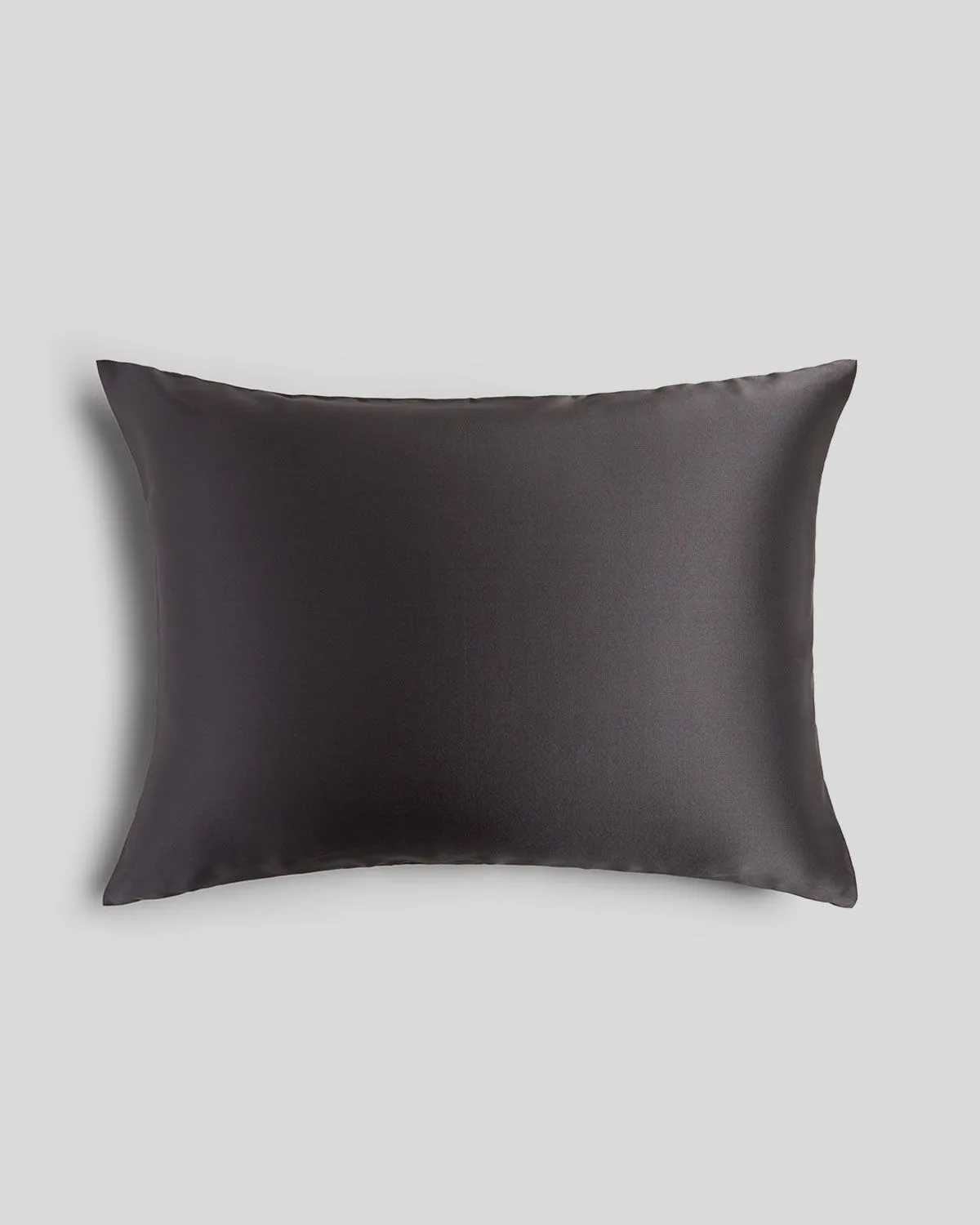 Linen vs. Sateen Pillowcases: Which Fabric Offers Smoother Sleep and Less Frizz?