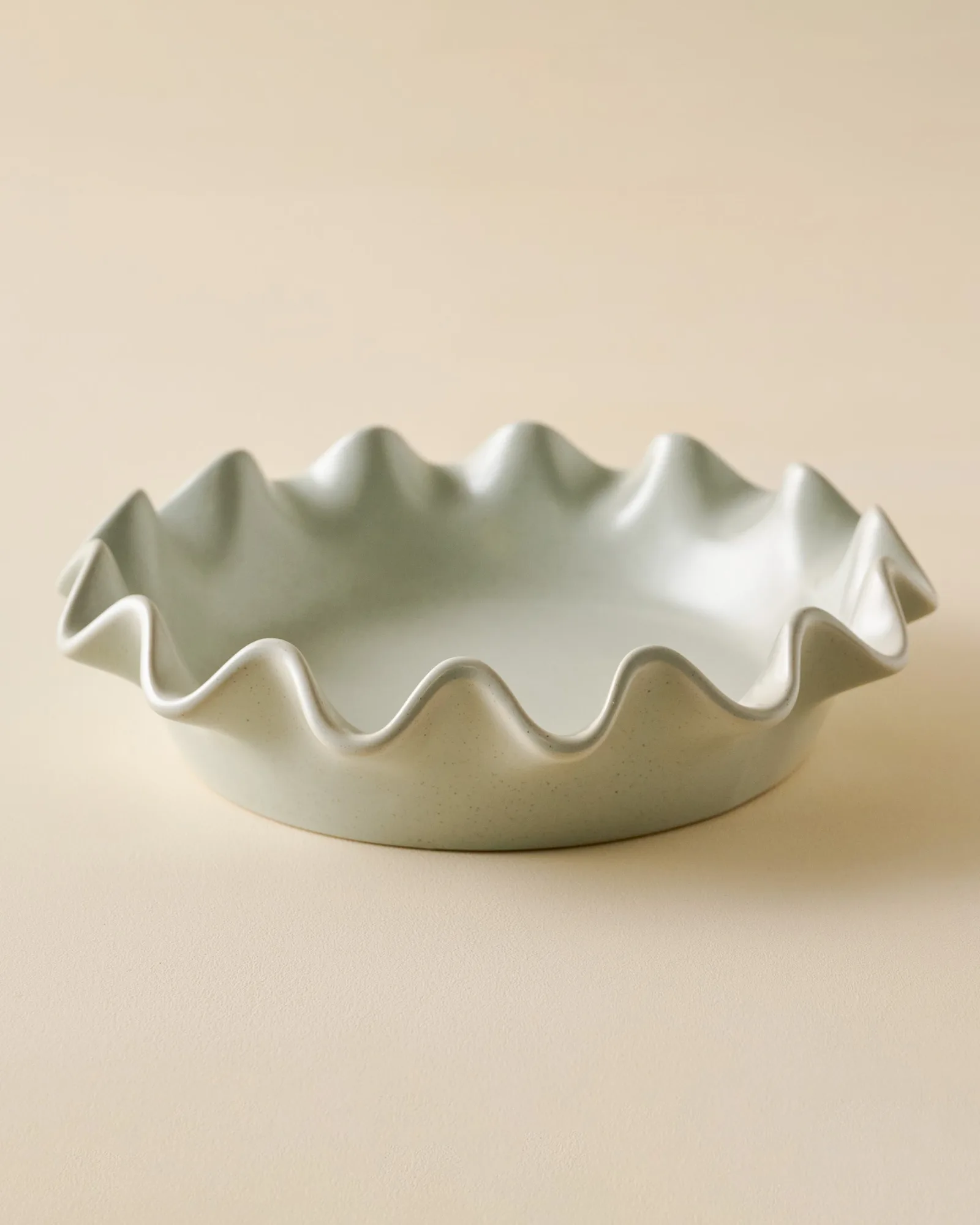 French Grey Reduction Fire Baker vs. French Grey Scalloped Pie Dish: Which Magnolia Bakeware Bakes Best?