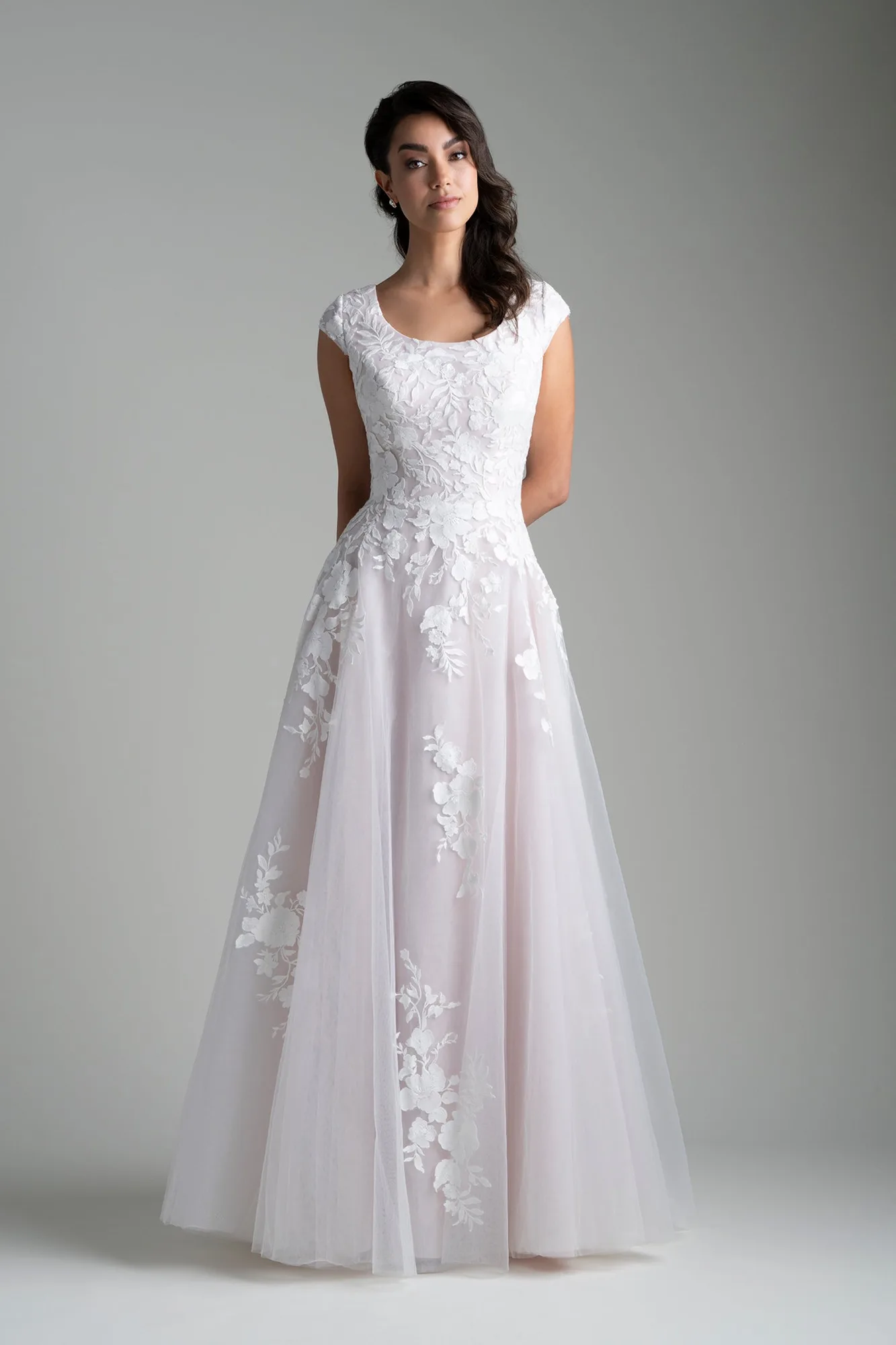 Vestido de noiva M754: o que saber antes de comprar
