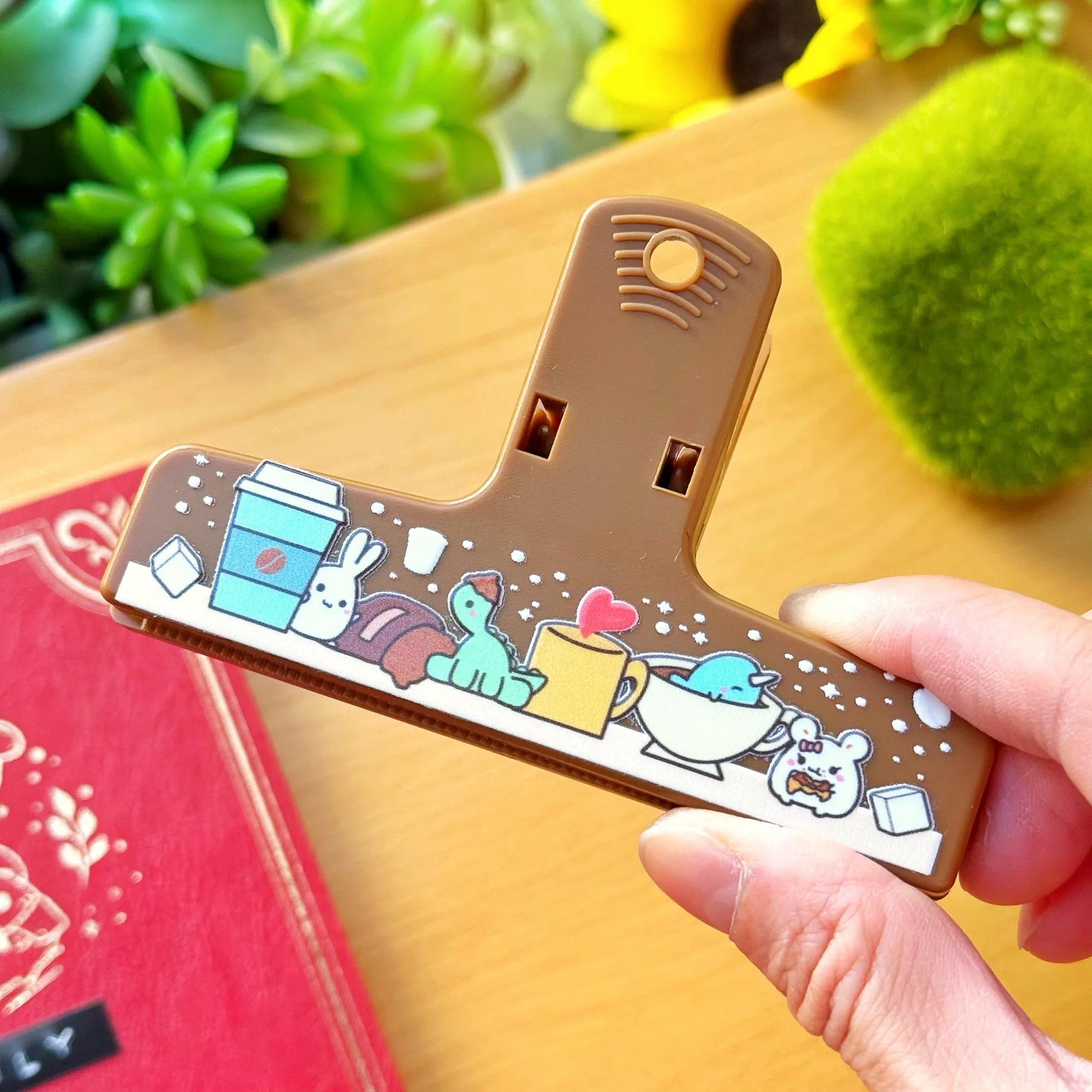 How to Use a Notebook Clip with Magnet for Desk Organization