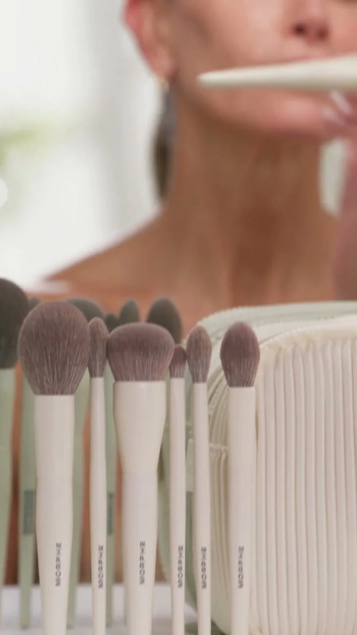 Ready, Set, Pro 16-Piece Face & Eye Brush Set