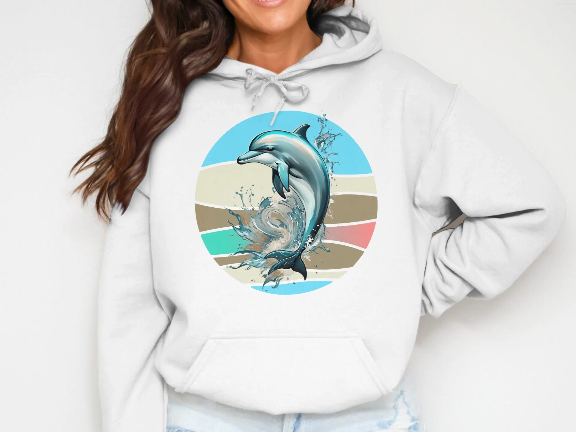 Retro Ocean Dolphin 후드티 vs Splash Art 스웨트셔츠: 어떤 것을 고를까