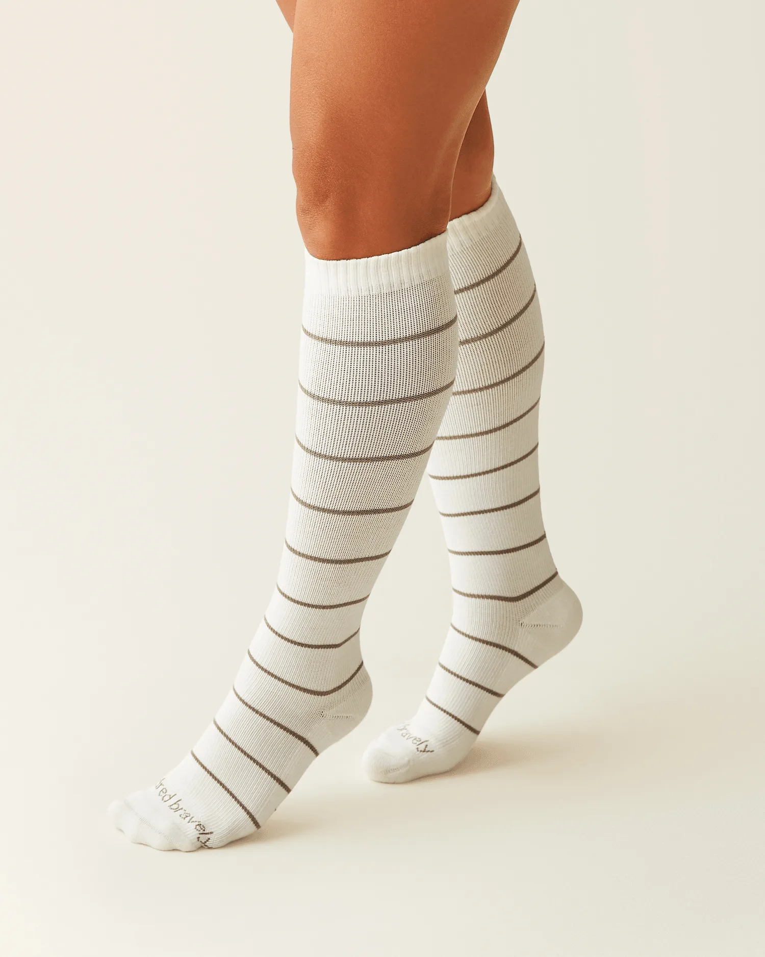 Maternity Compression Socks vs Regular Socks for Pregnancy