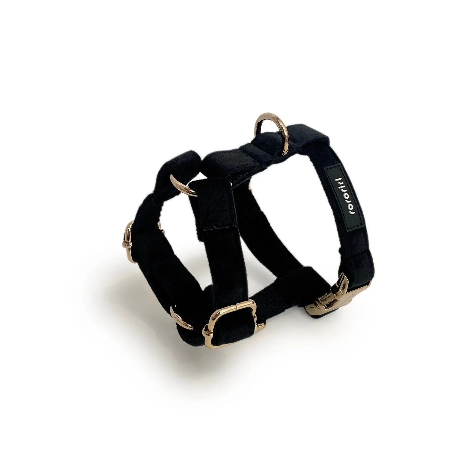 The Best Leash Materials for Large Breed Dogs: Durability and Comfort Compared