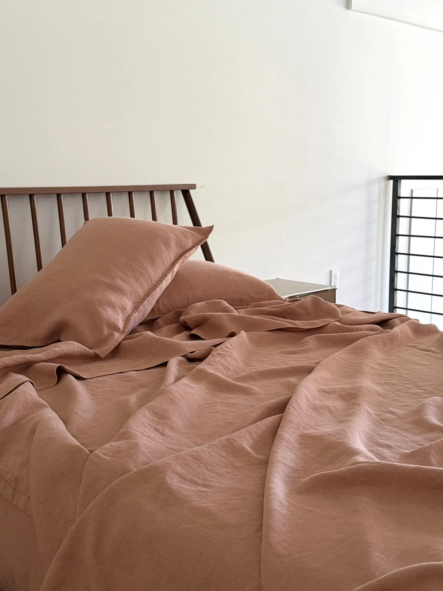 Linen vs Percale Sheets: Which is Crisper and Cooler for Better Sleep?