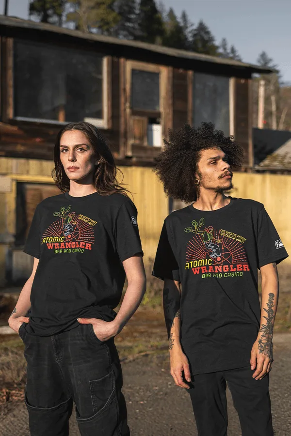 Fallout New Vegas : t-shirt Atomic Wrangler vs Ultra-Luxe
