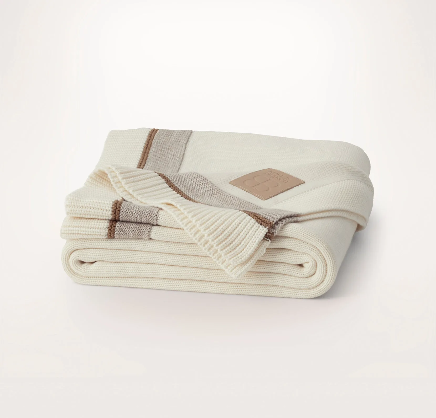 How to Keep Your Beach Towel Sand-Free and Fresh: Essential Care Tips
