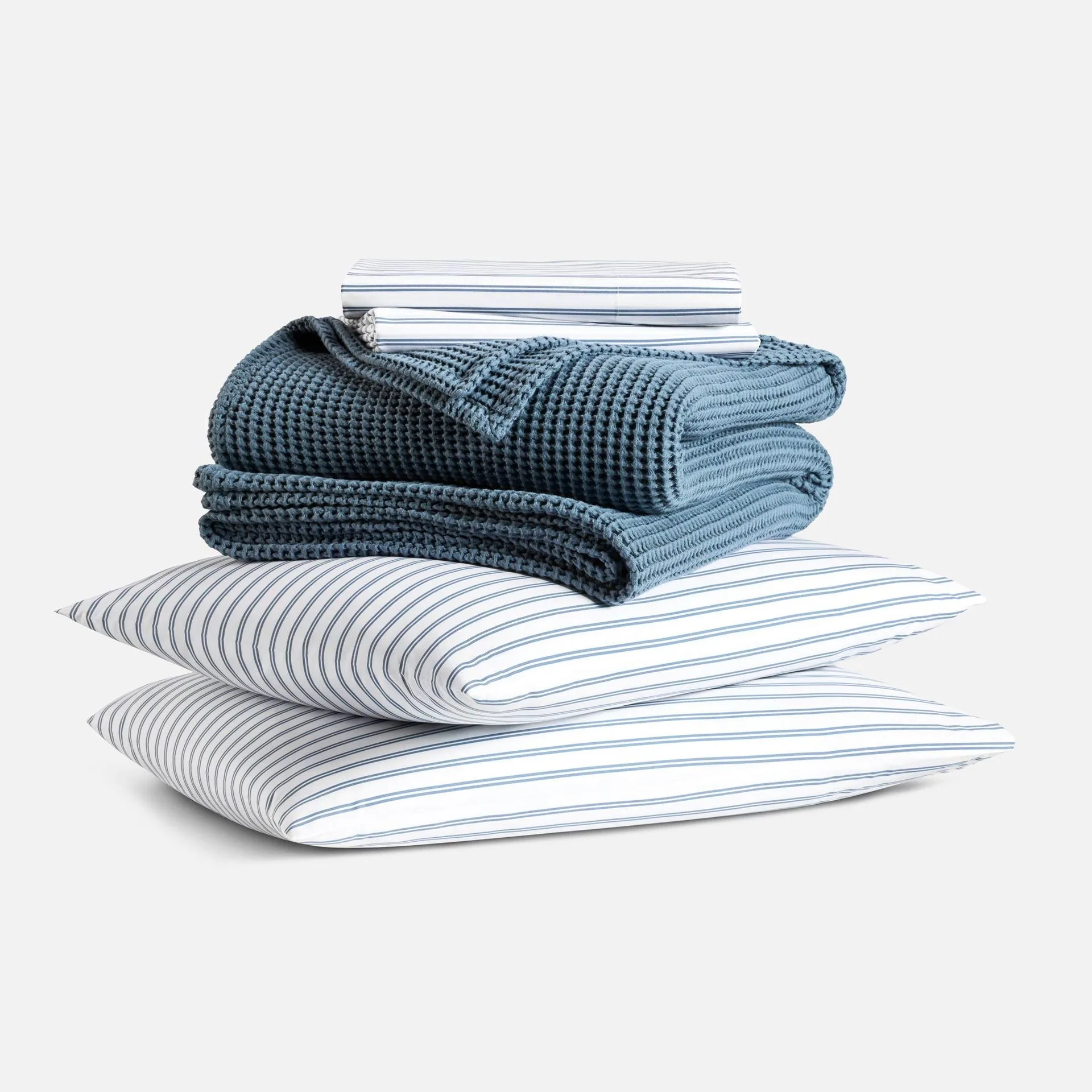 Luxe Sateen Flat Sheet vs. Classic Percale Dreamweave Starter Bundle: A Complete Buying Guide