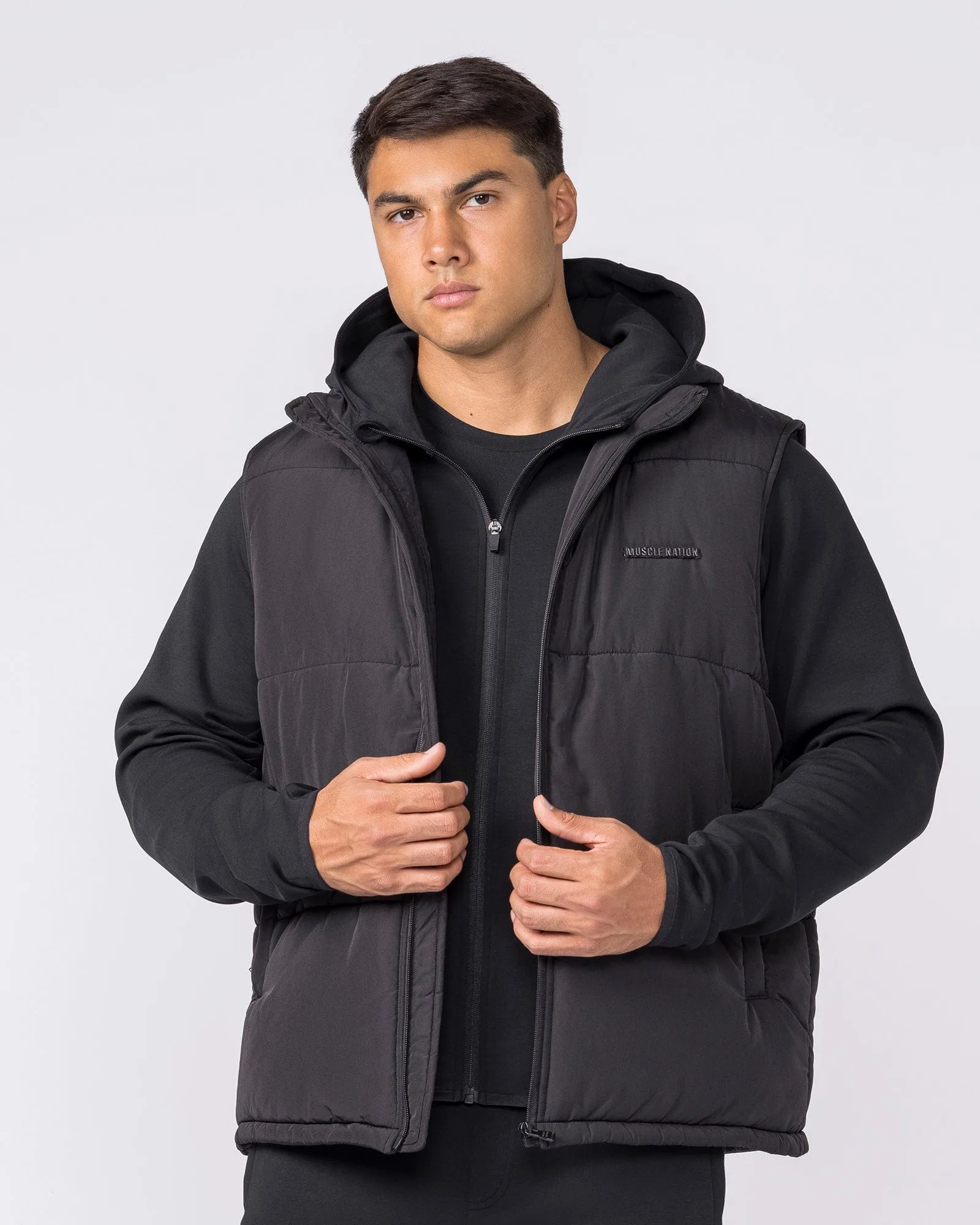 Puffer Vest vs Windbreaker: Which Jacket for Layering