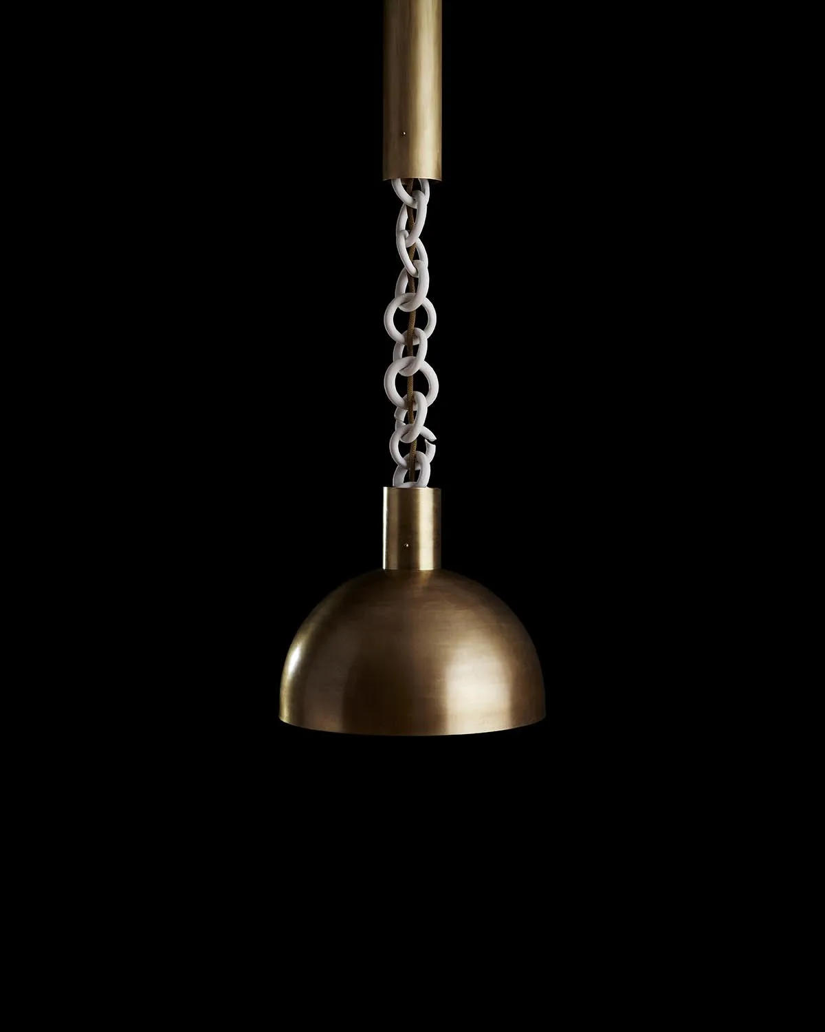 How to Choose the Right Pendant Light Height for Your Dining Table
