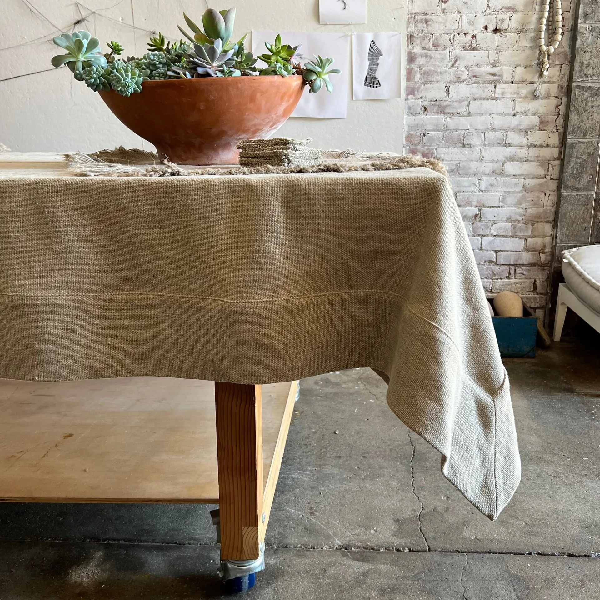 How to Style a Linen Tablecloth for a Formal Dinner Party