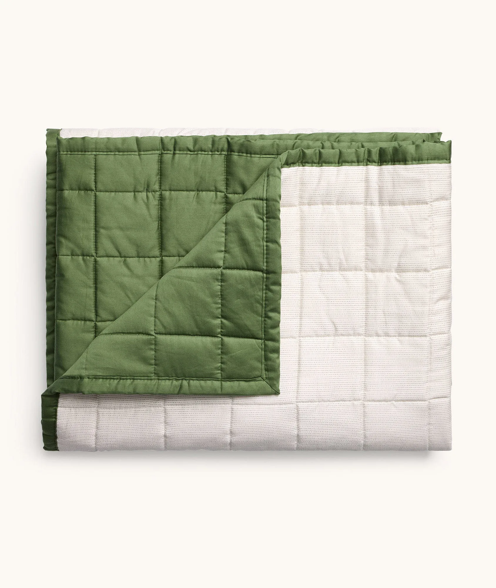 How to Layer a Quilted Coverlet for Toddler Bedding