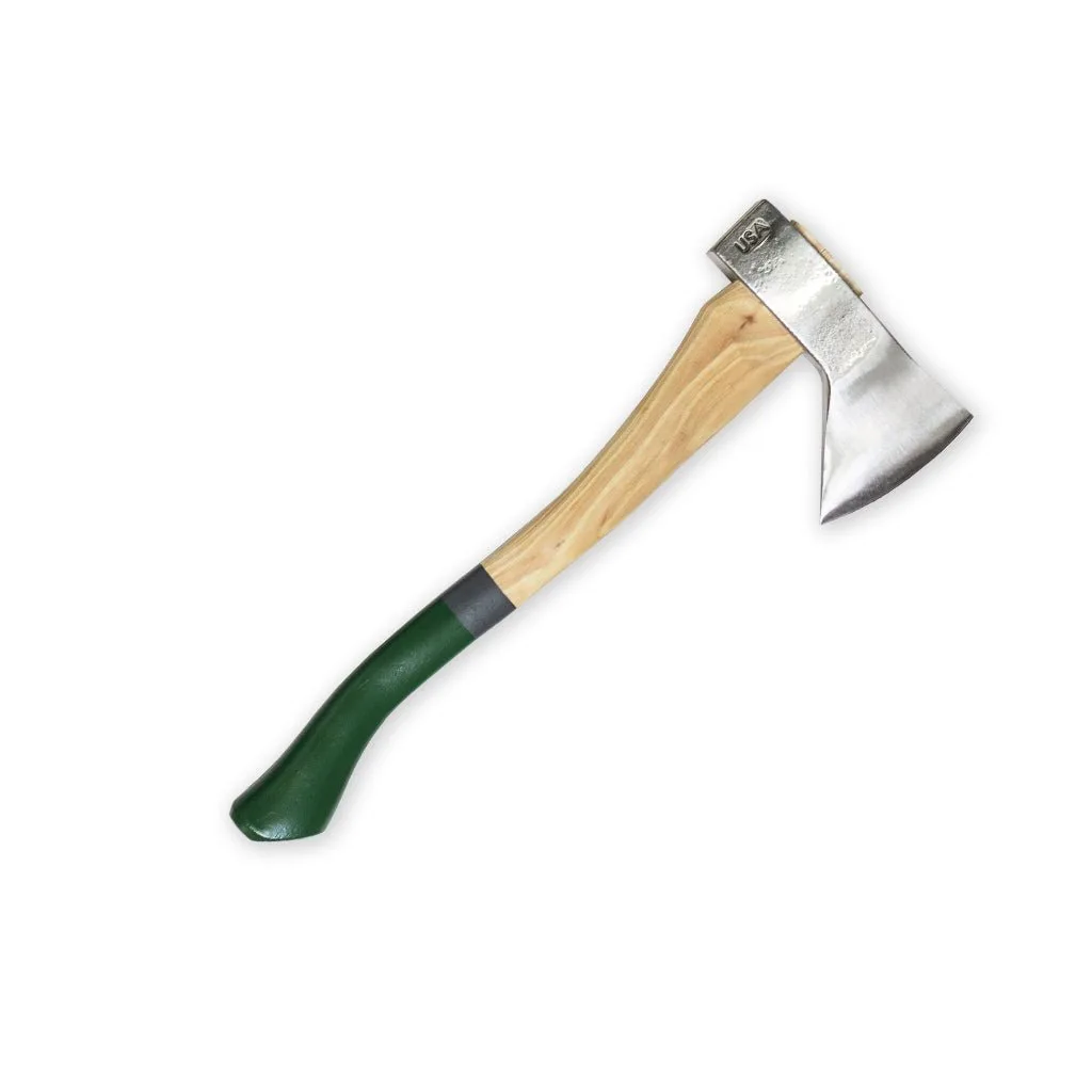 Comment fixer un manche de hache avec du paracorde