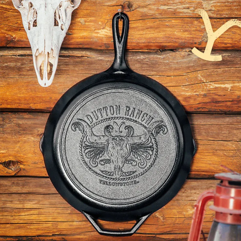 Master Outdoor Pizza with a Cast Iron Skillet: Grill and Wood-Fired Methods
