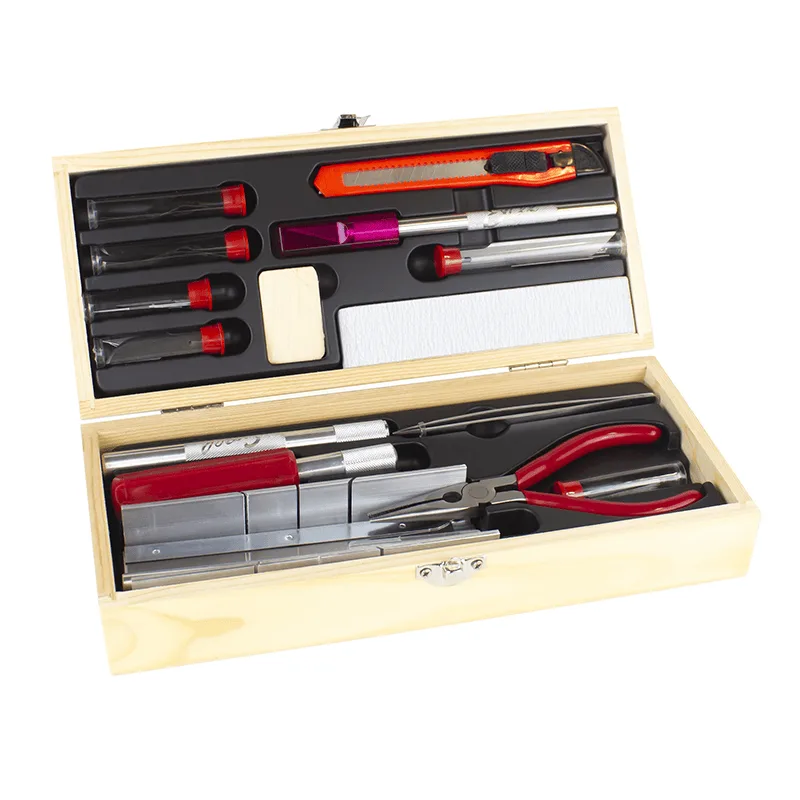 Attrezzi per modellismo