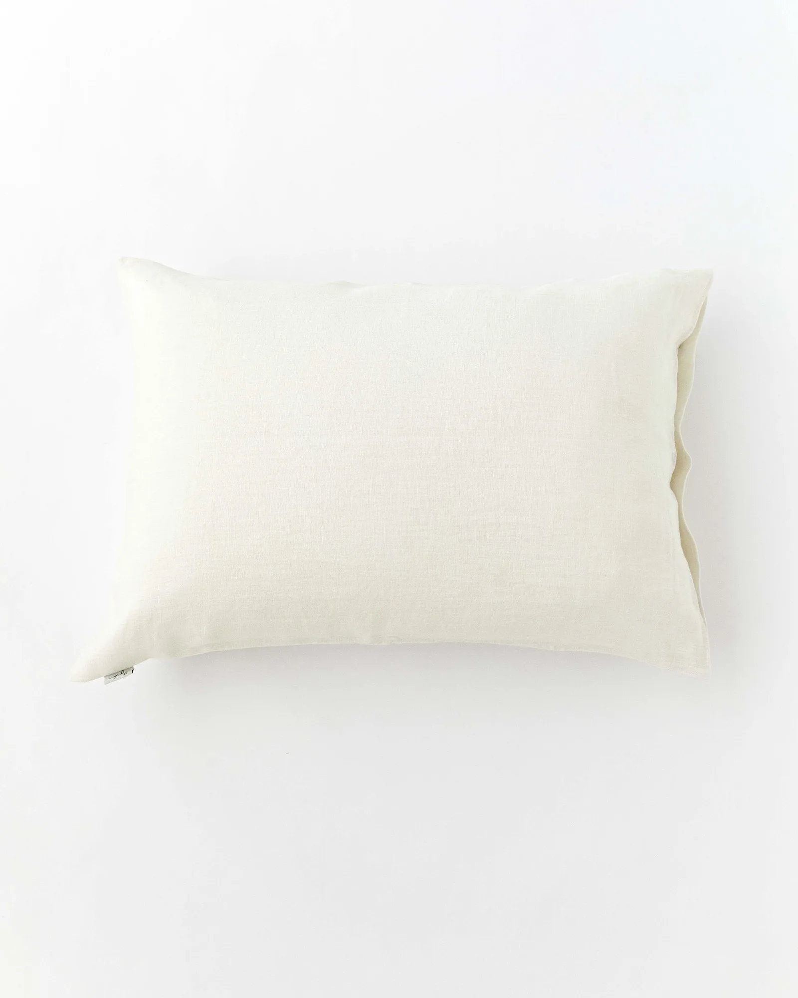 Linen pillowcase with buttons in Ivory