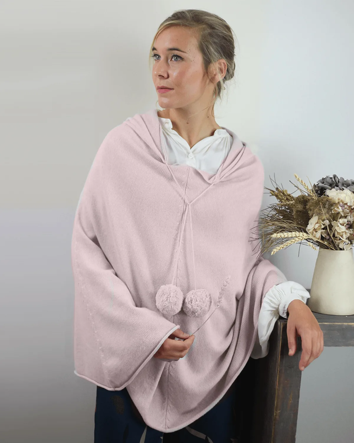 Poncho à capuche femme rose en laine et cachemire