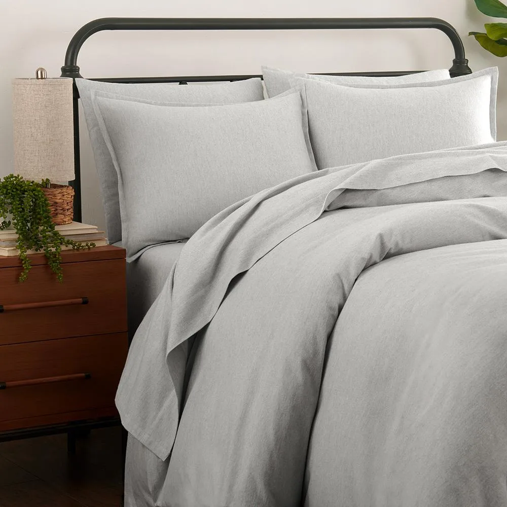 Flannel vs. Sateen Duvet Sets: Which Warmth Is Right for You?