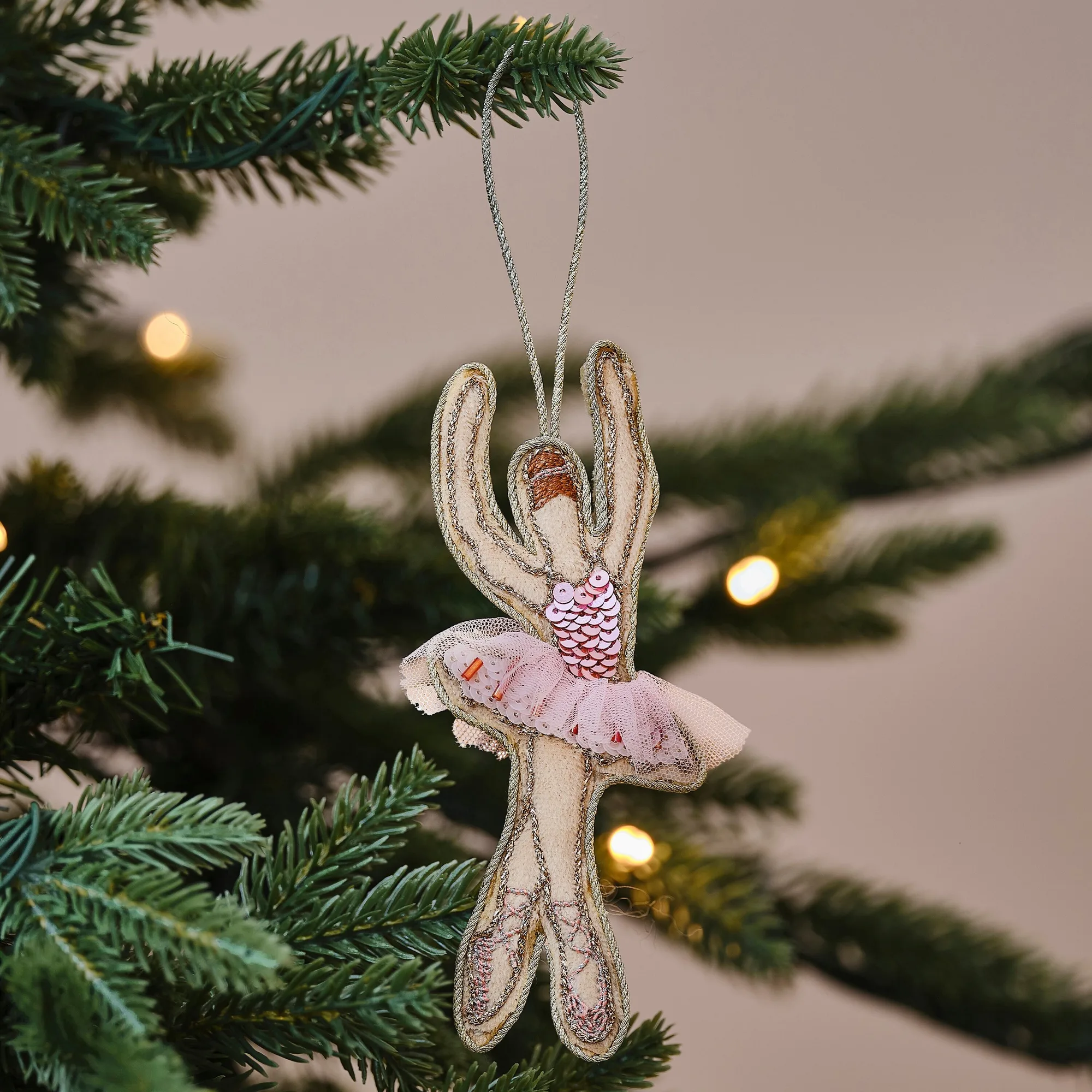Decoração de árvore de Natal bailarina enfeitada