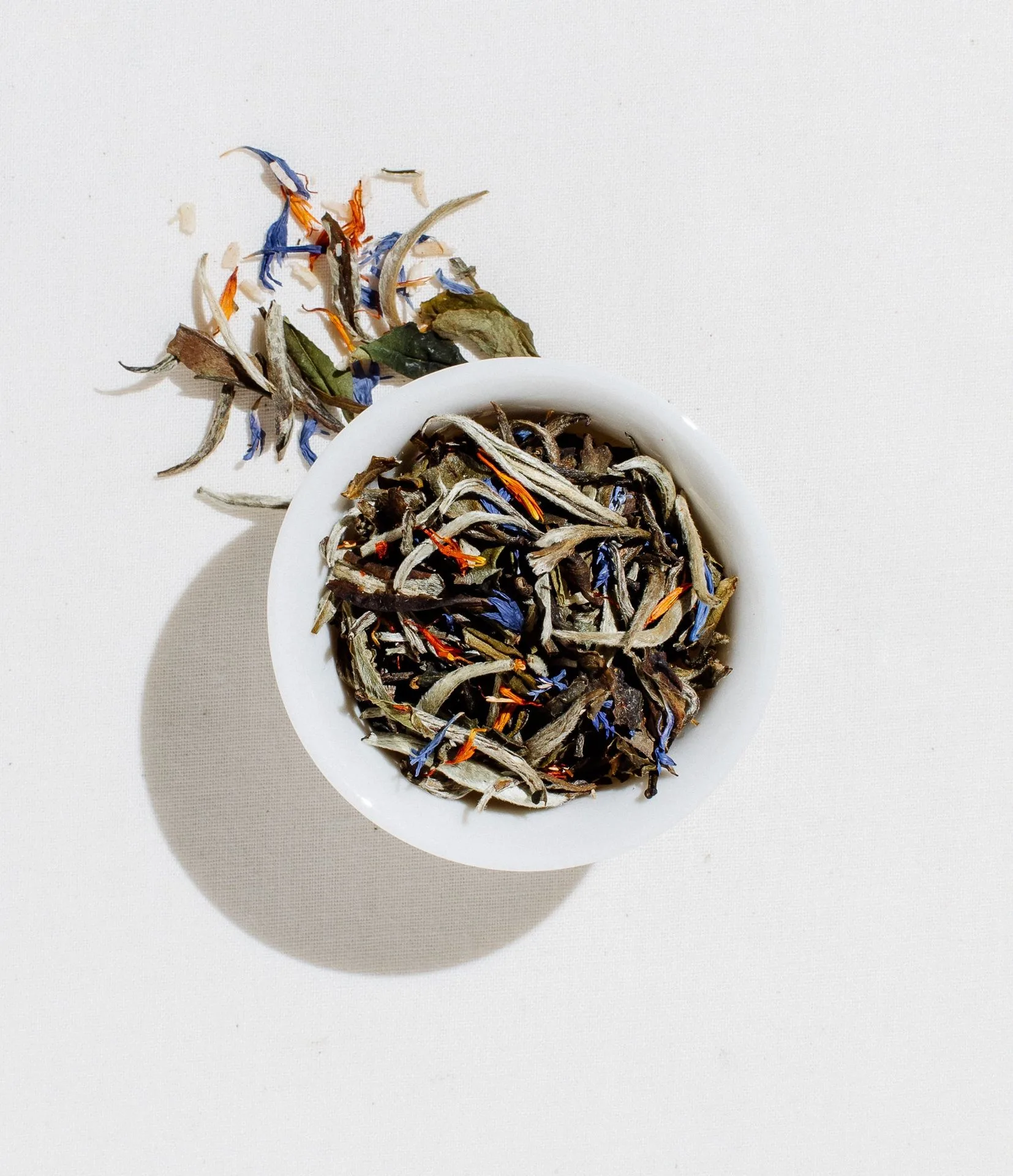 Teabag Sachets vs. Loose Leaf Tea: Convenience vs. Flavor