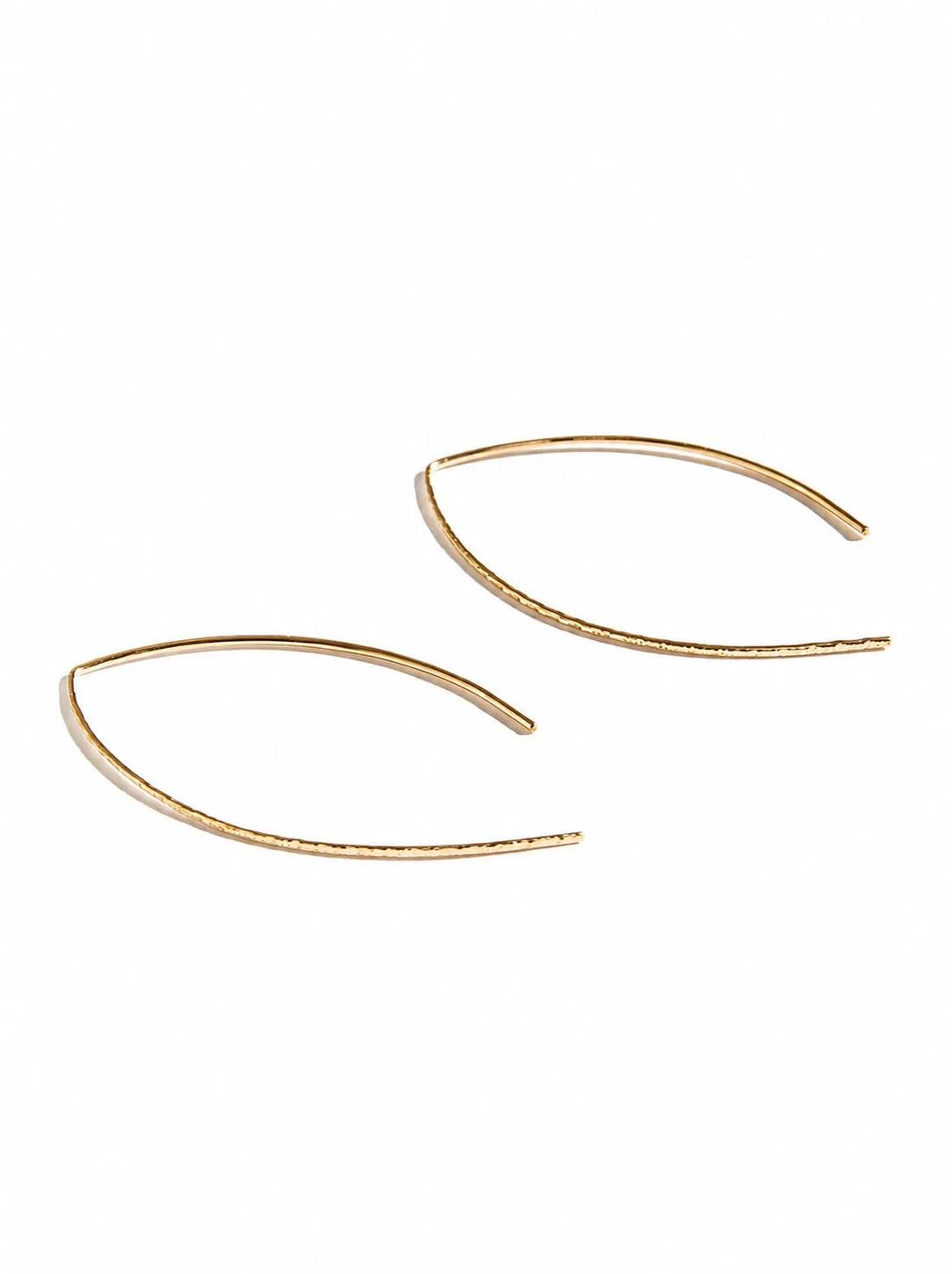 How to Mix and Match Hoop Earrings for a Modern Stacked Look