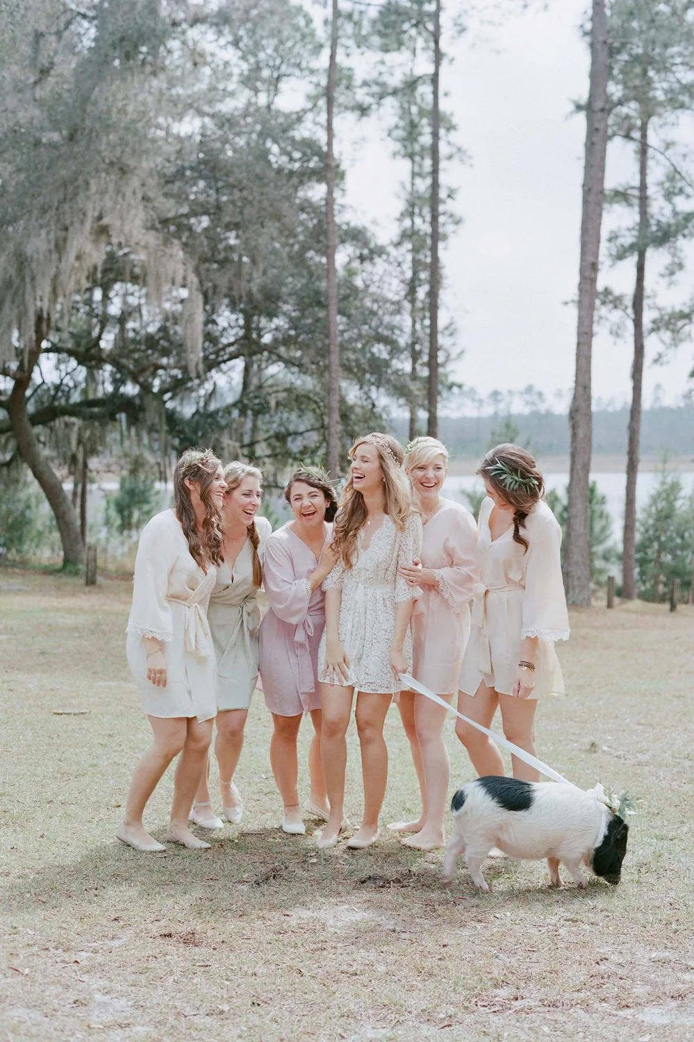 Cómo elegir la bata de las damas de honor para bodas pastel de primavera