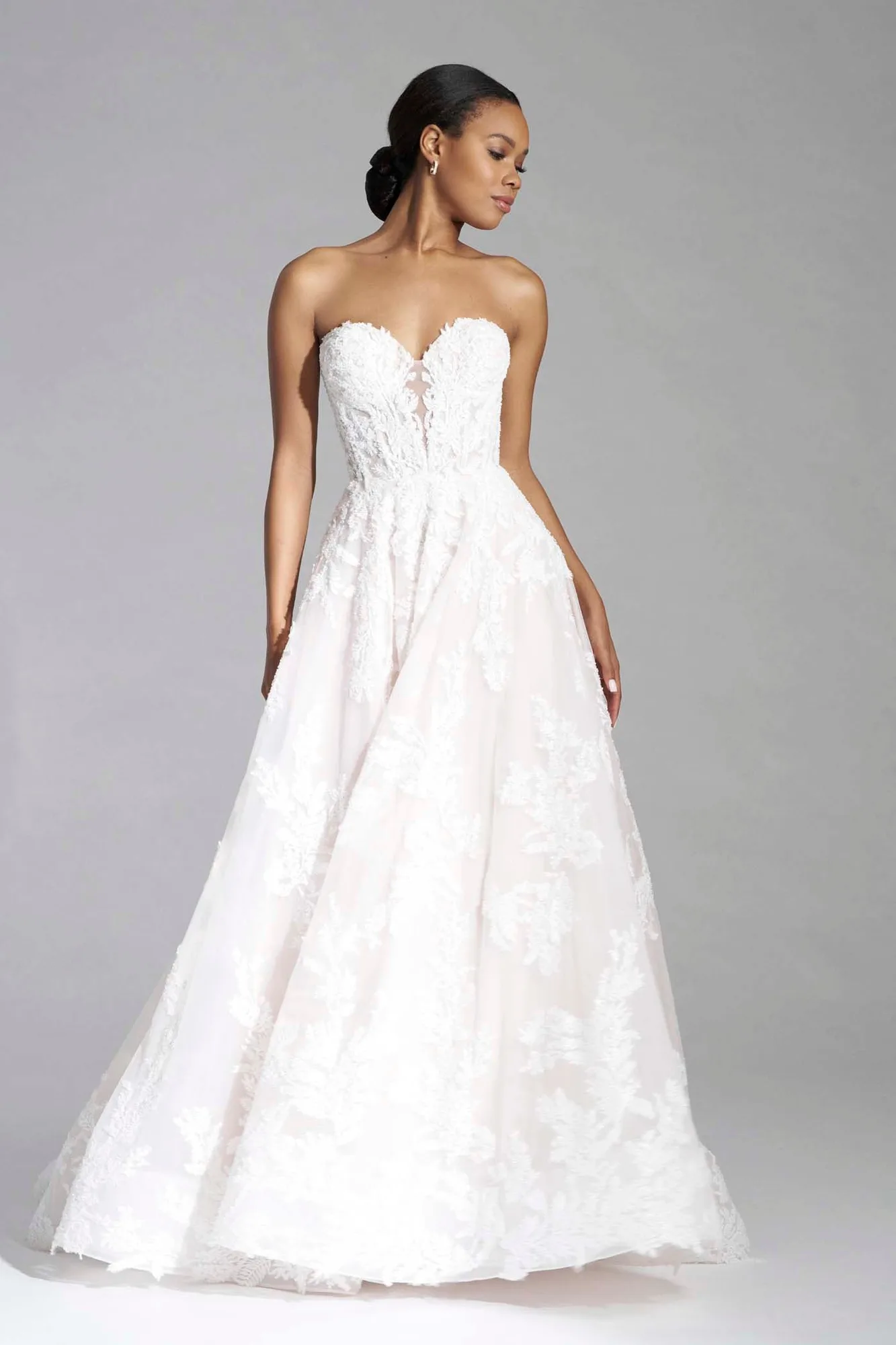 Vestido de novia Esther MJ1156: Guía de tela y ajuste