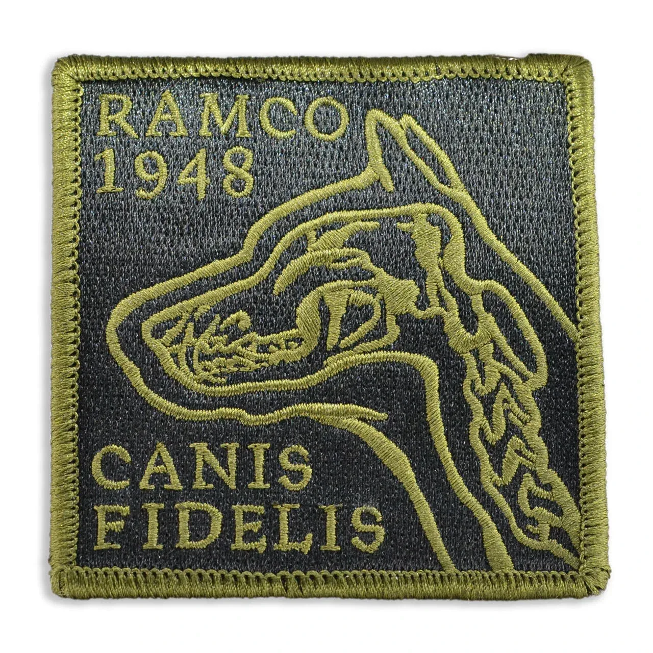 مراجعة شارة Canis Fidelis: الجودة والتصميم والمتانة