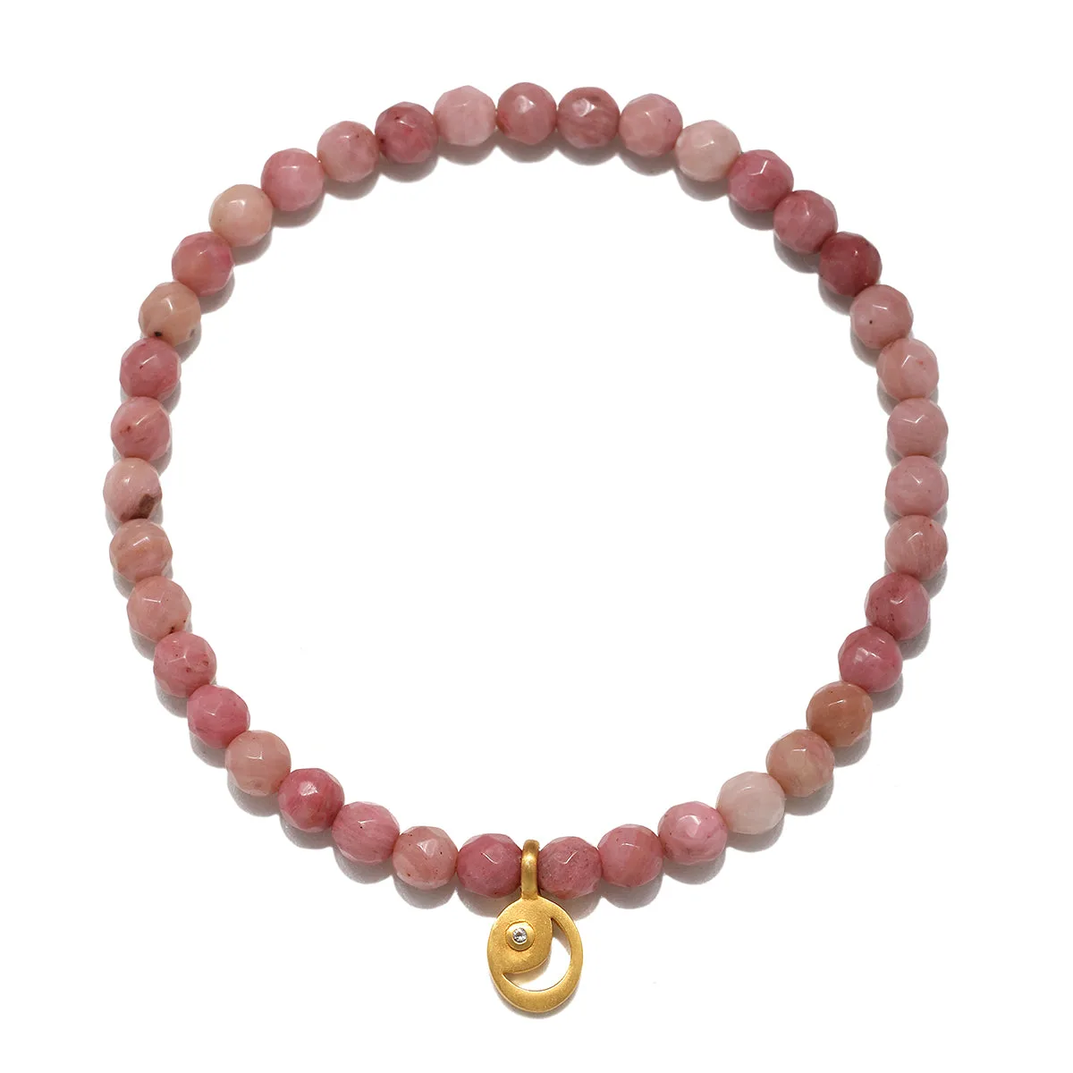 Stretch Bracelets vs. Clasp Bracelets: Which Is Better for You?