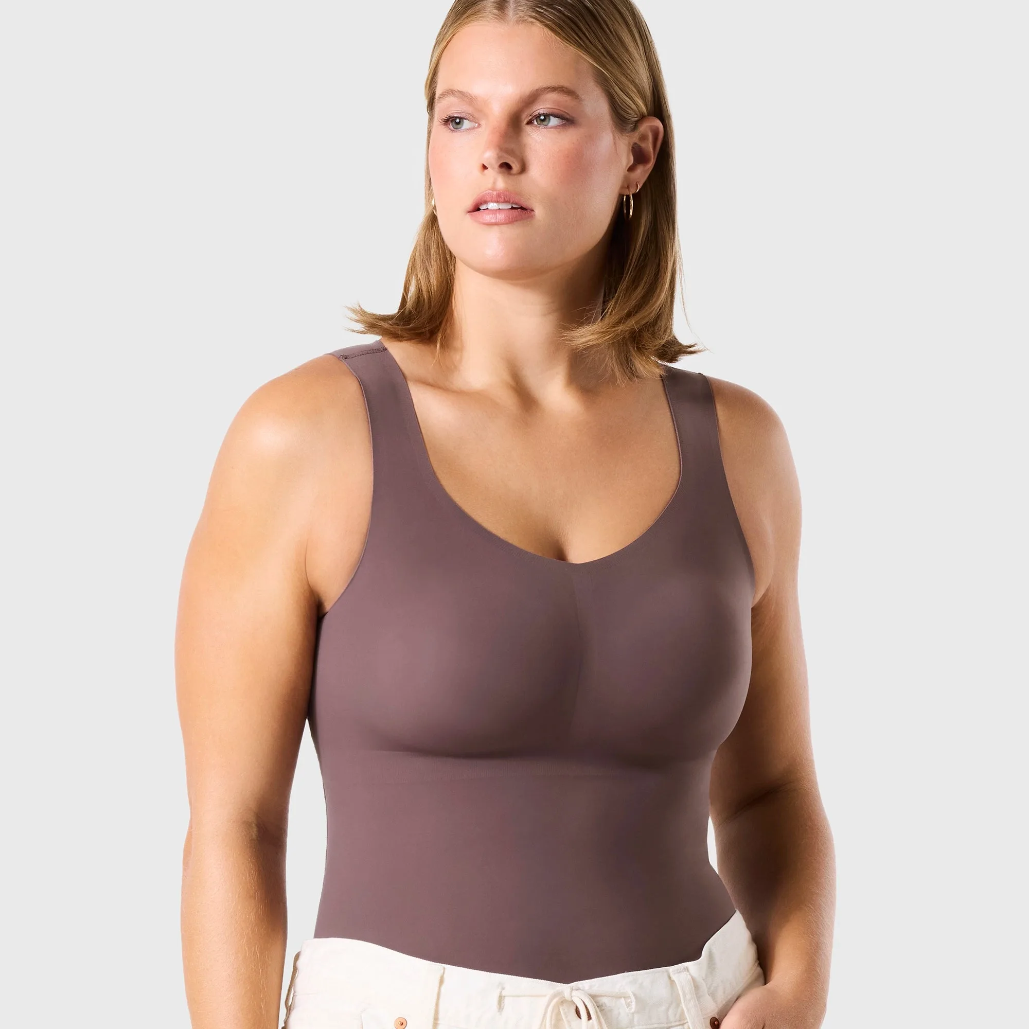 So stylst du ein Bra-Tank für jeden Tag