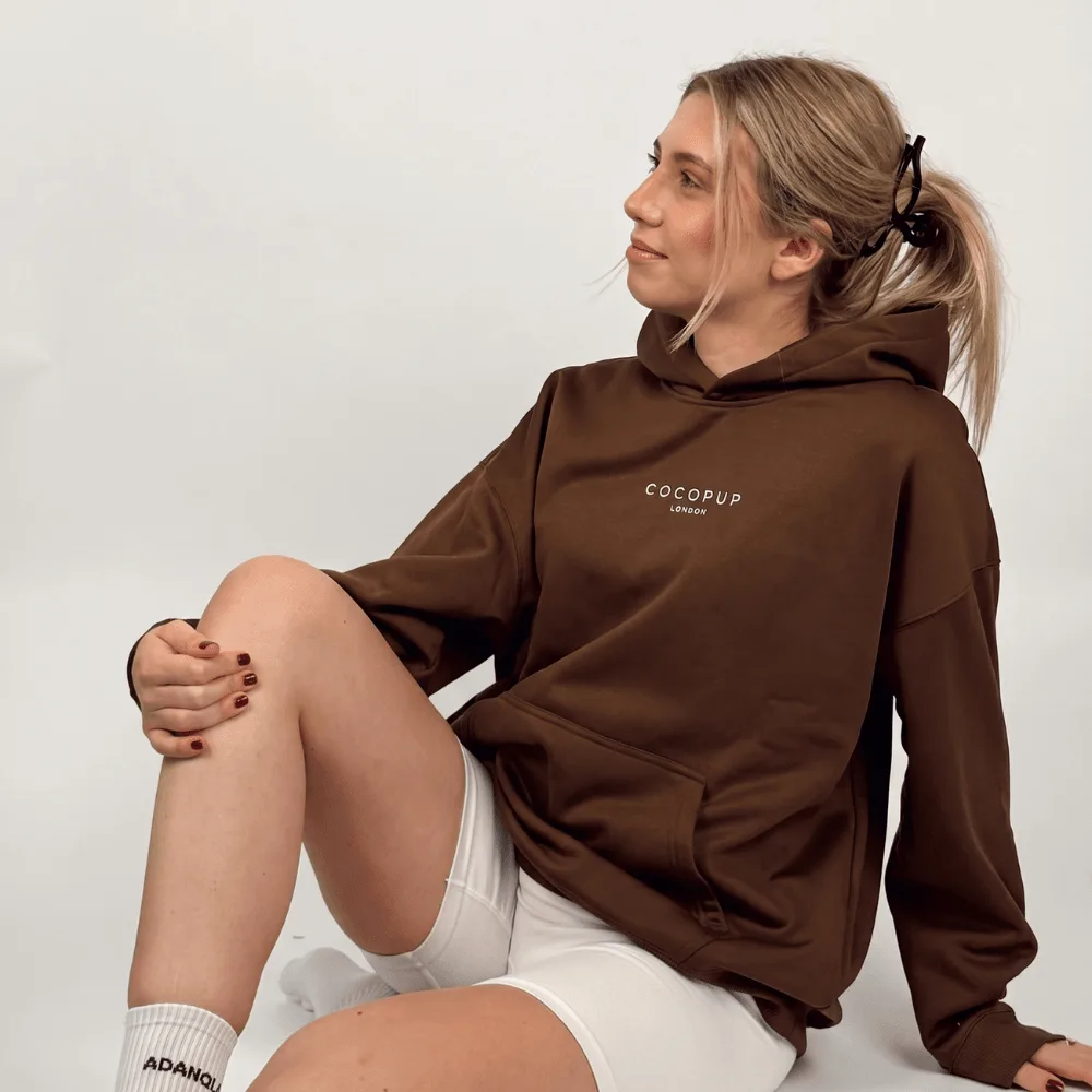 Come vestire il tuo cane con una felpa Cocopup