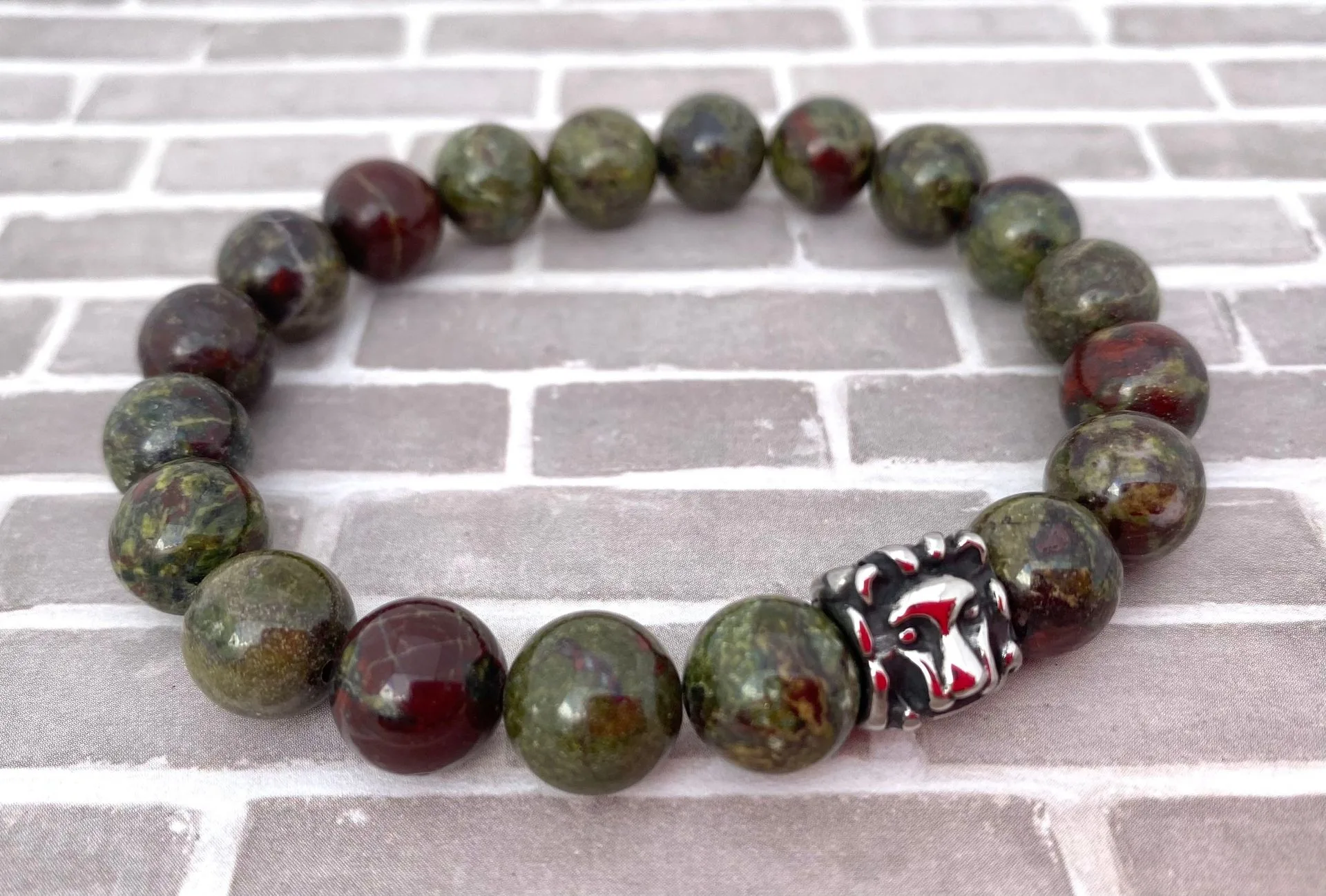 Bracelet en jaspe sang-de-dragon pour homme - Bracelet lion - Bracelet pour l'équilibre - Bracelet perles pour homme - Bracelet pour la force et la vitalité — Lotus & Lava