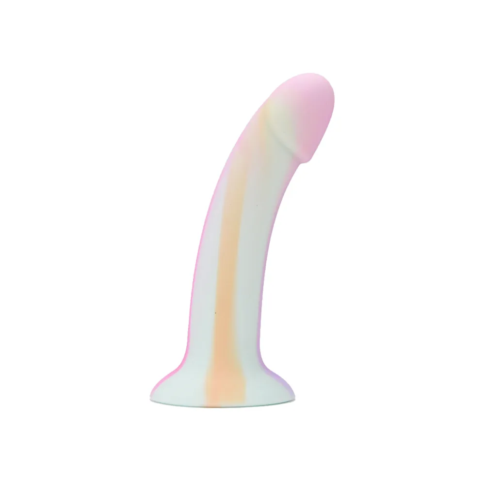 Mina Minty vs Realistic Dildo: Which Feels Better?