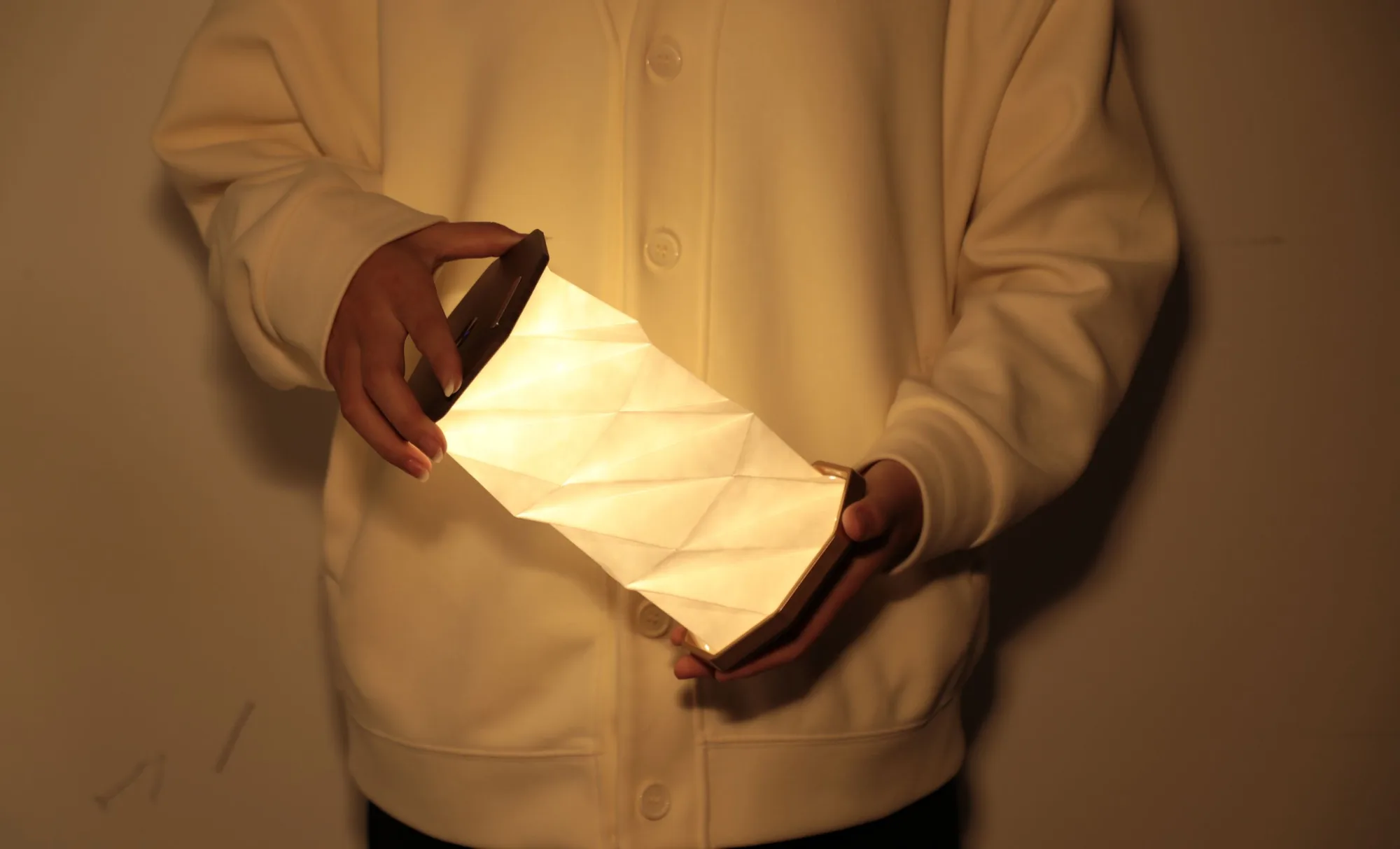 Best Desk Lighting Setup for Video Calls: Slab Click Clock, Twist Hexagon Lamp, and More