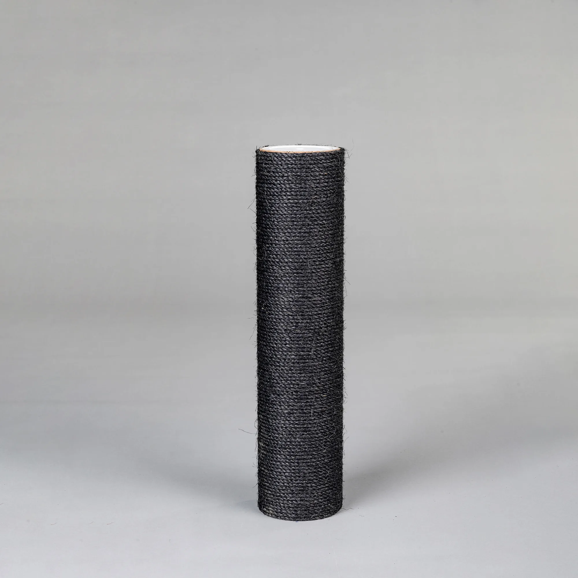 Sisalový sloup 32x6 vs 24.5x6: Který sloup M8 pro vaši kočku?