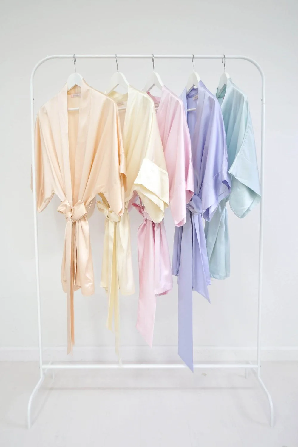 Kimono da sposa in seta Samantha per spose e damigelle nei toni pastello