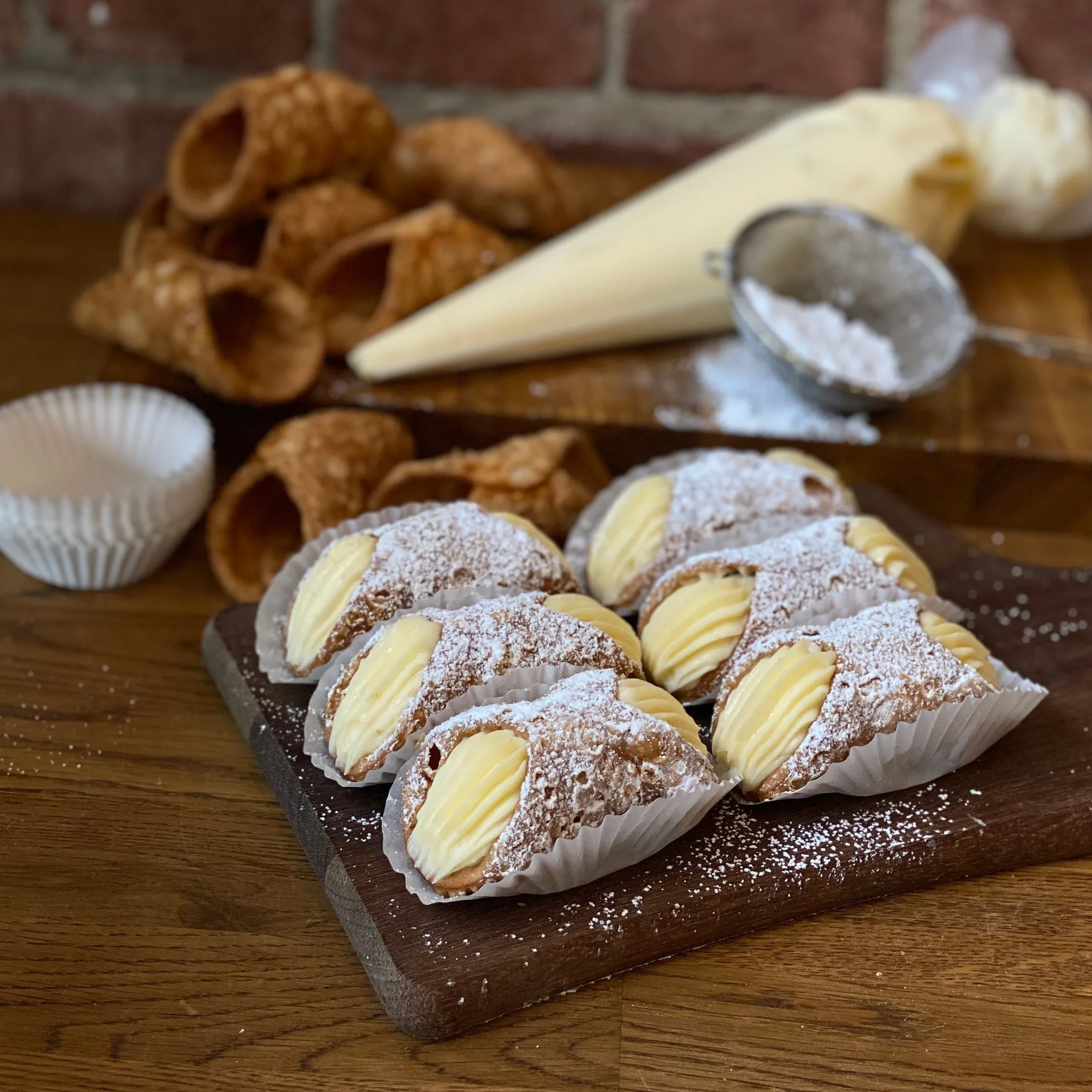 Cannoli-Set für hausgemachte Desserts richtig nutzen