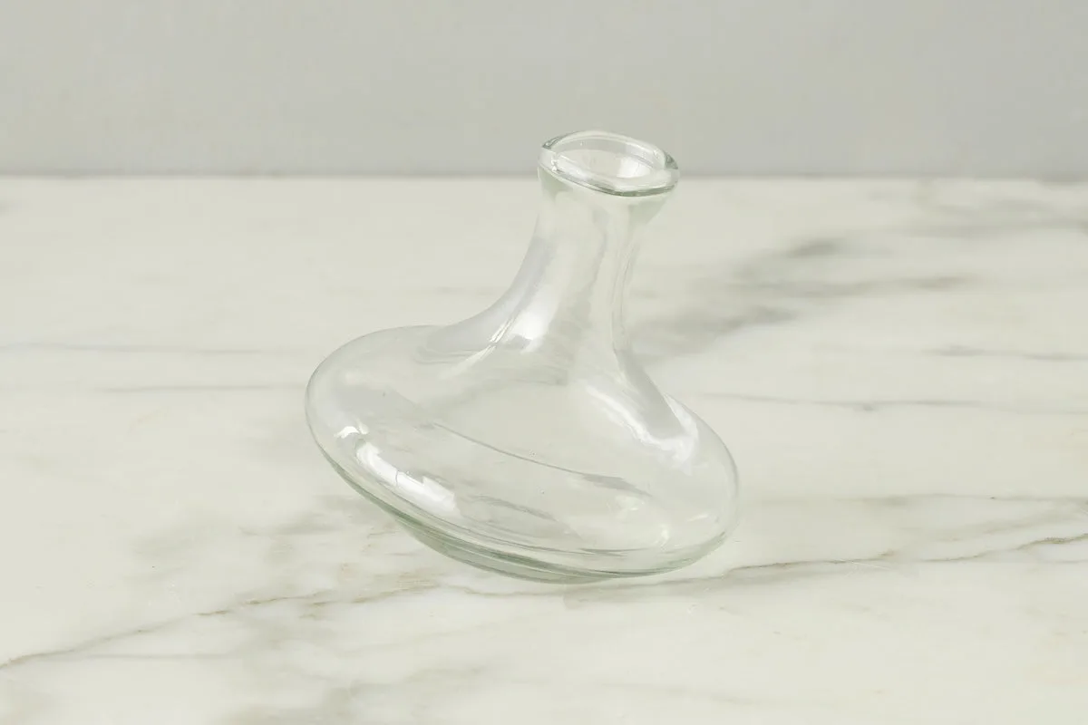 Cómo usar una jarra para servir agua y vino