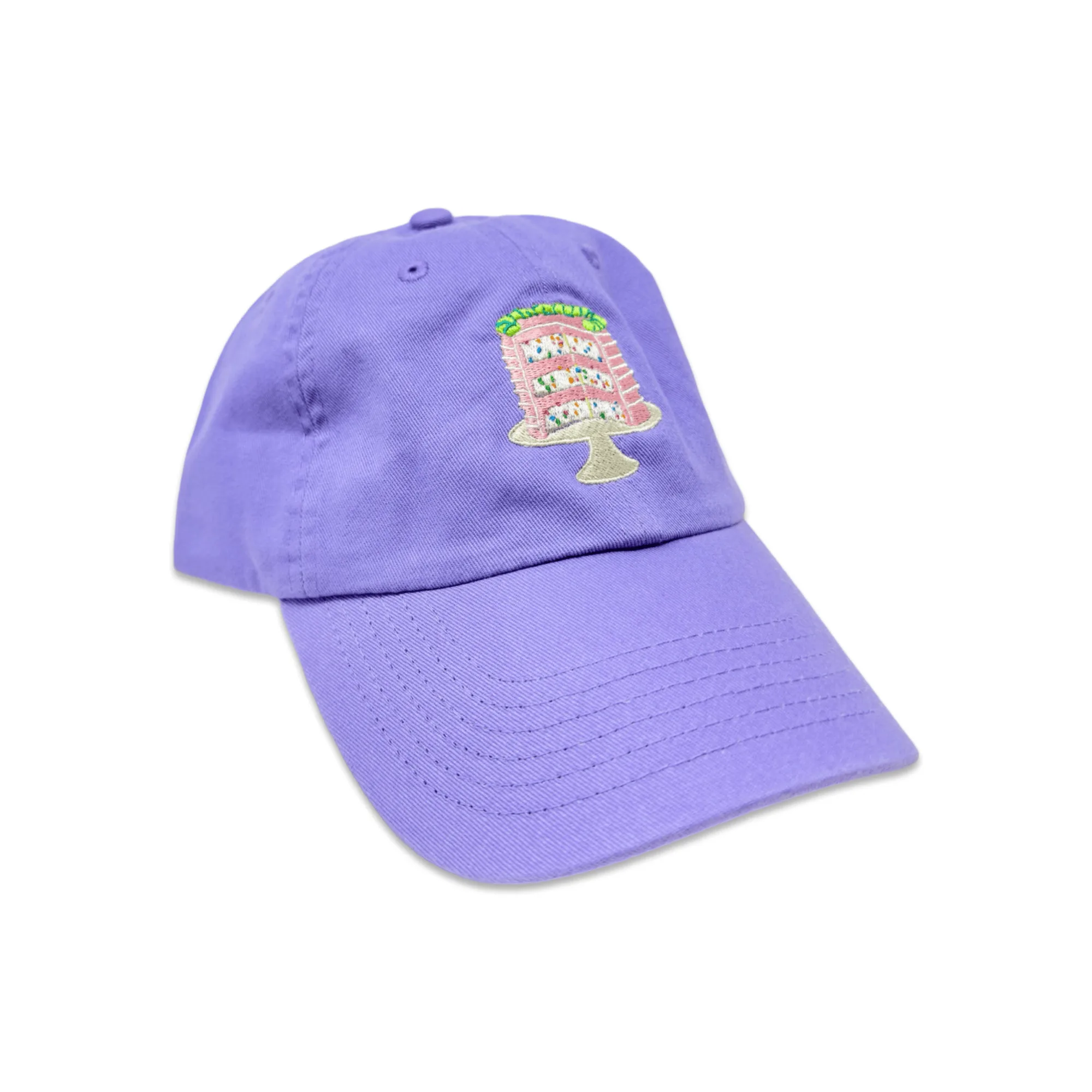 Cappello ricamato o clip per capelli: qual è il tuo look?