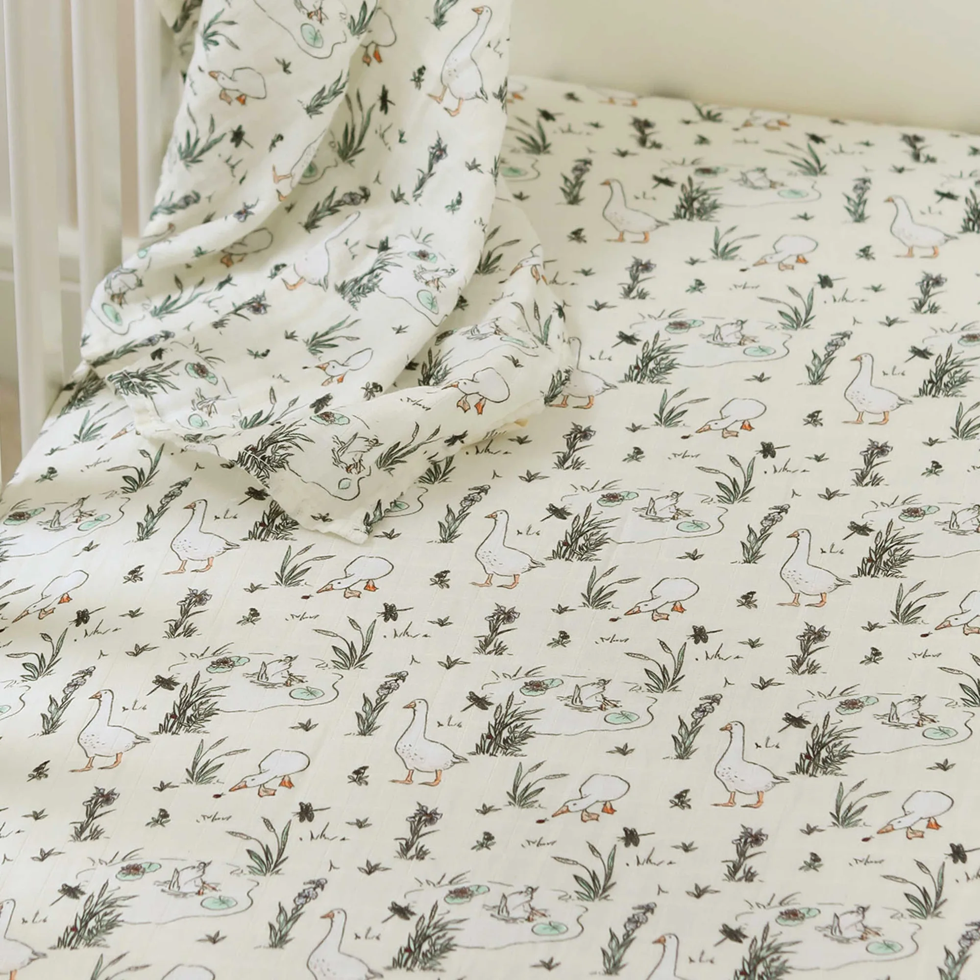 Cotton Muslin Fitted Cot Bed Sheet 140 x 70cm - Goose & the Ladybird
