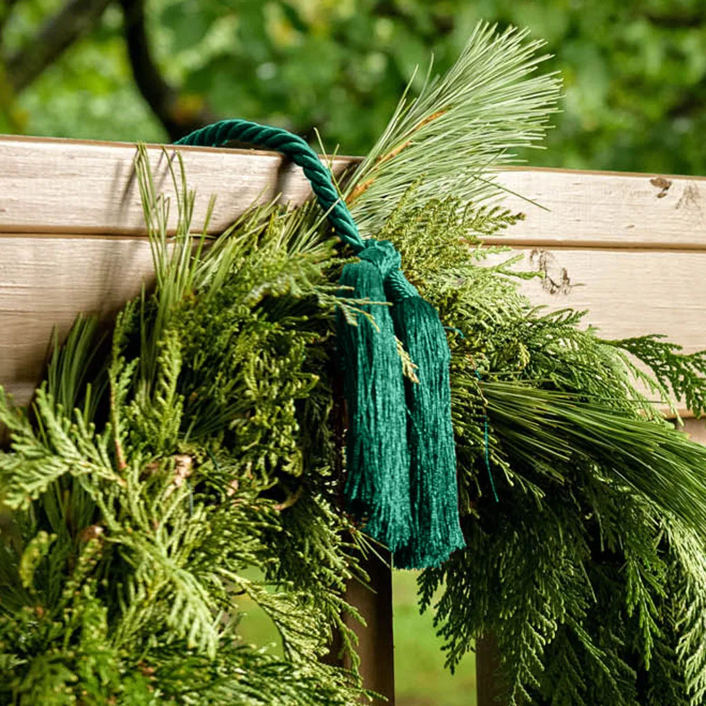 Como decorar uma grinalda fresca para uma escada