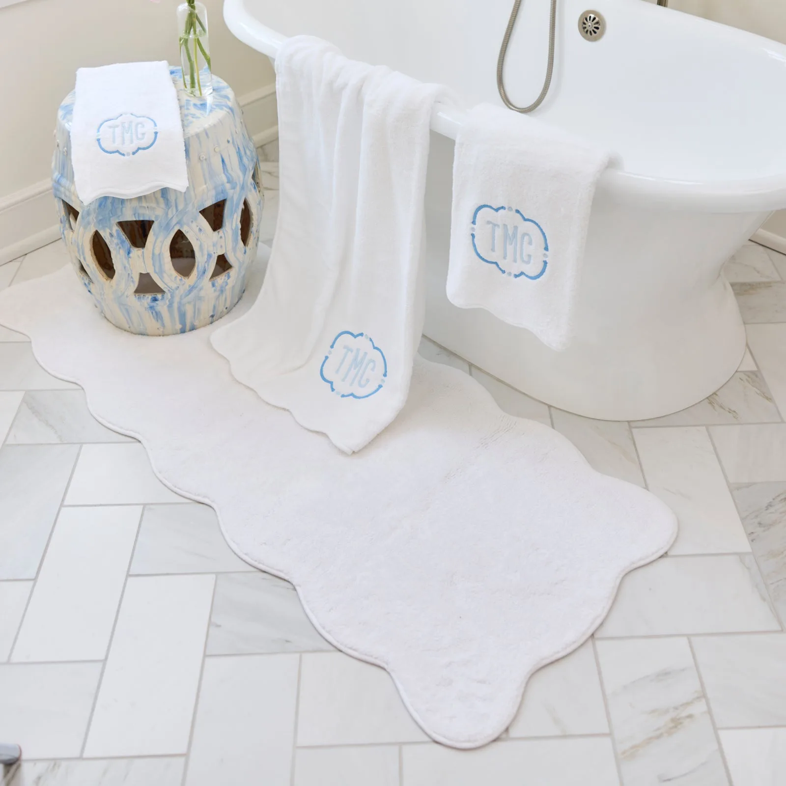 Scallop Bath Runner