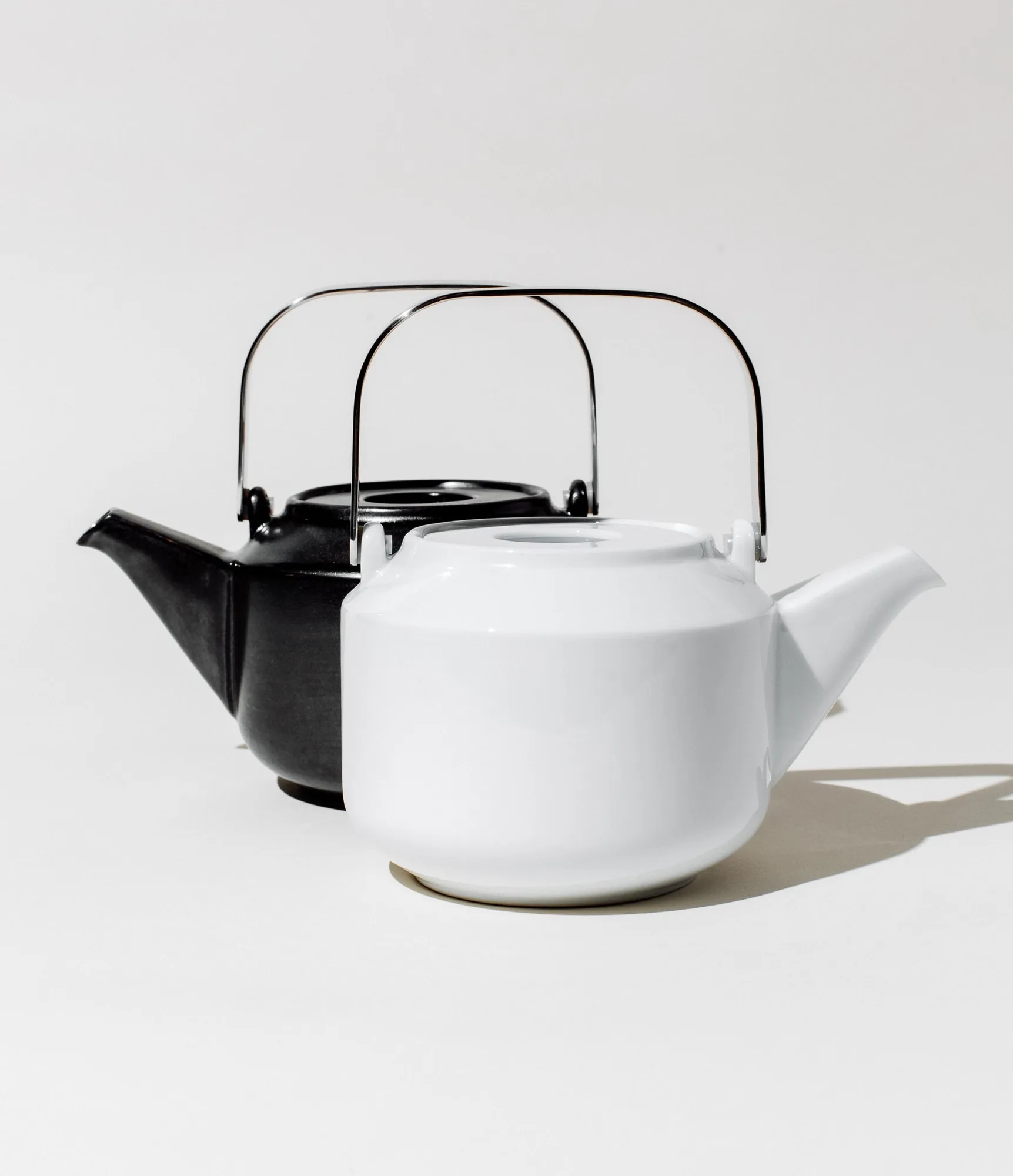 How to Use the Kinto Porcelain Teapot for Loose Leaf Tea