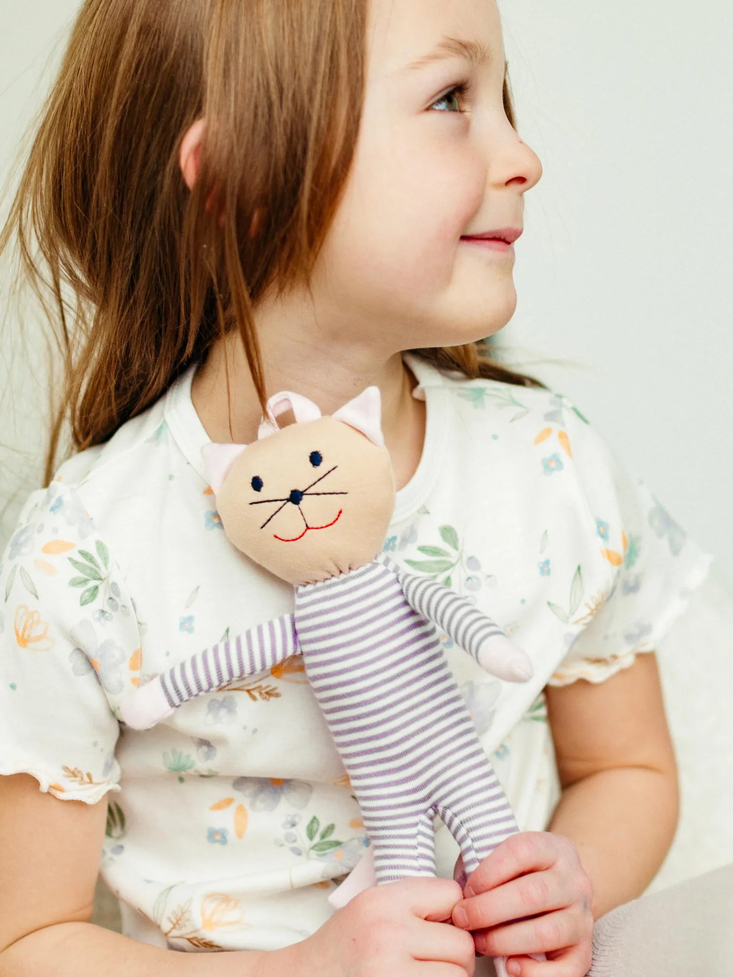 Scrappy Cat vs Stuffed Toy: Which Baby Toy to Choose