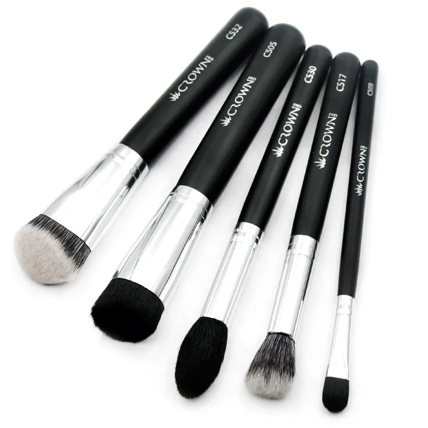 How to Use a Chisel Shader Brush for Precision Eye Makeup