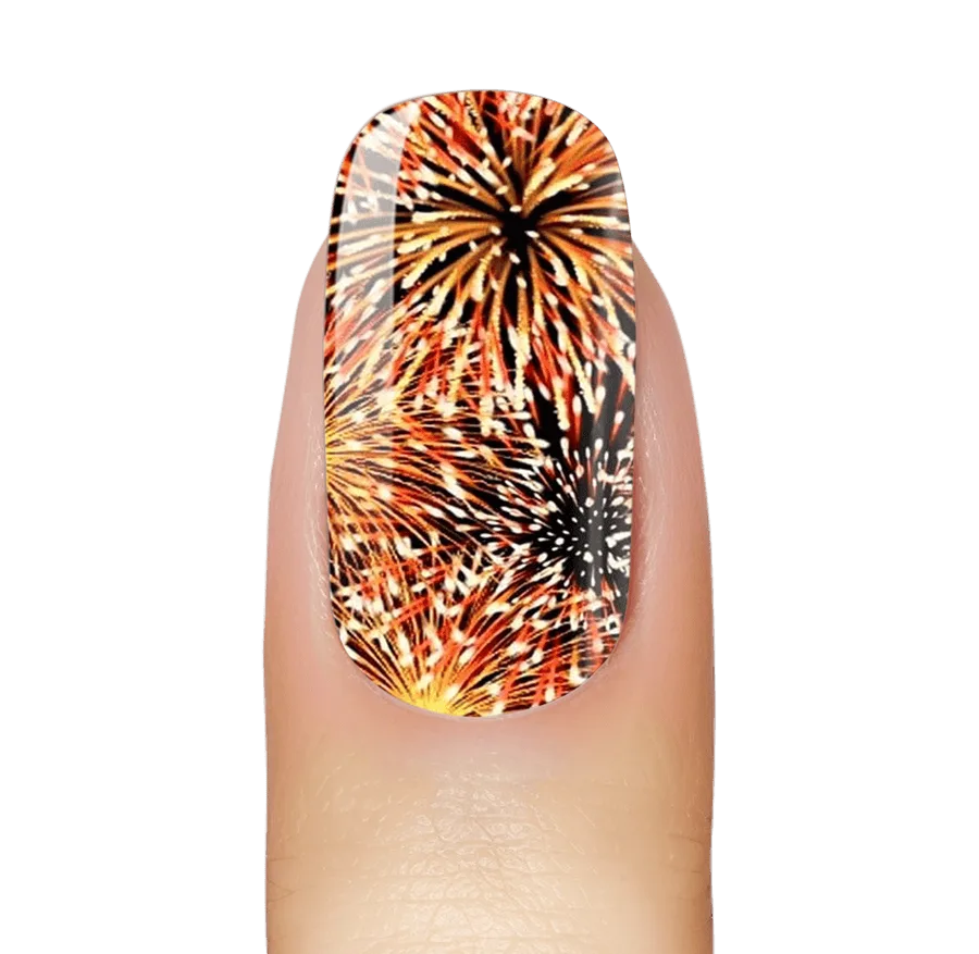 Apply Nagelfolie for a Flawless Spectacular Evening Look