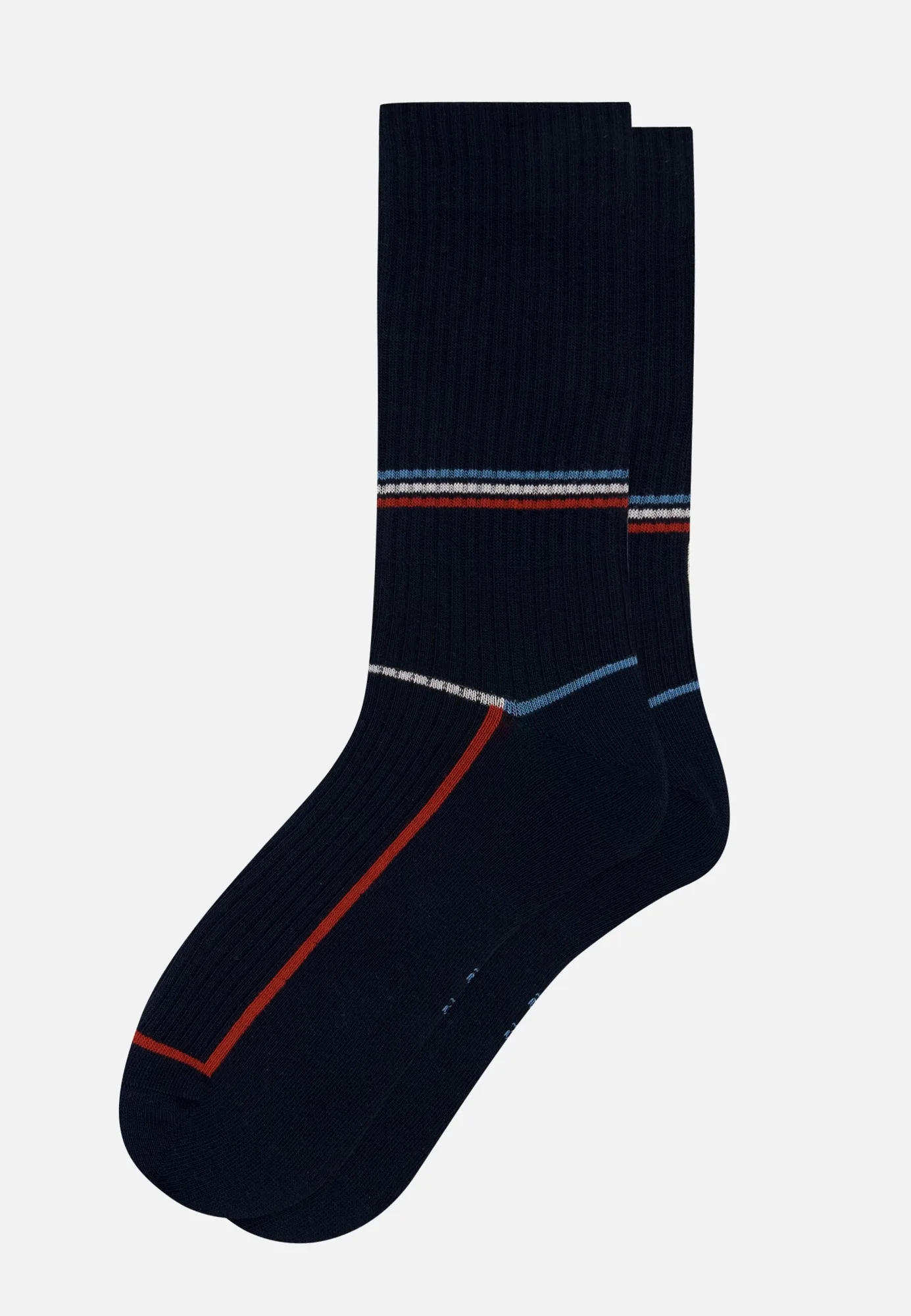 Meias desportivas às riscas: como combiná-las com os seus looks