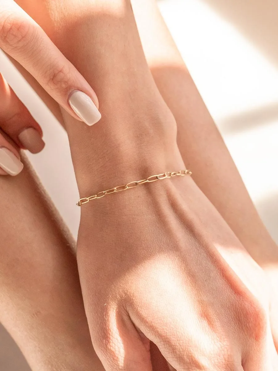 Comment nettoyer un bracelet chaîne trombone sans l'abîmer